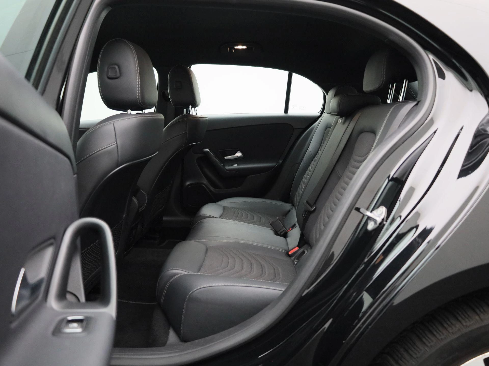 Mercedes-Benz-A-Klasse-image-11