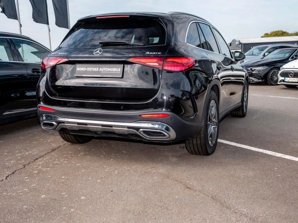 Mercedes-Benz-GLC 300 d-image-4