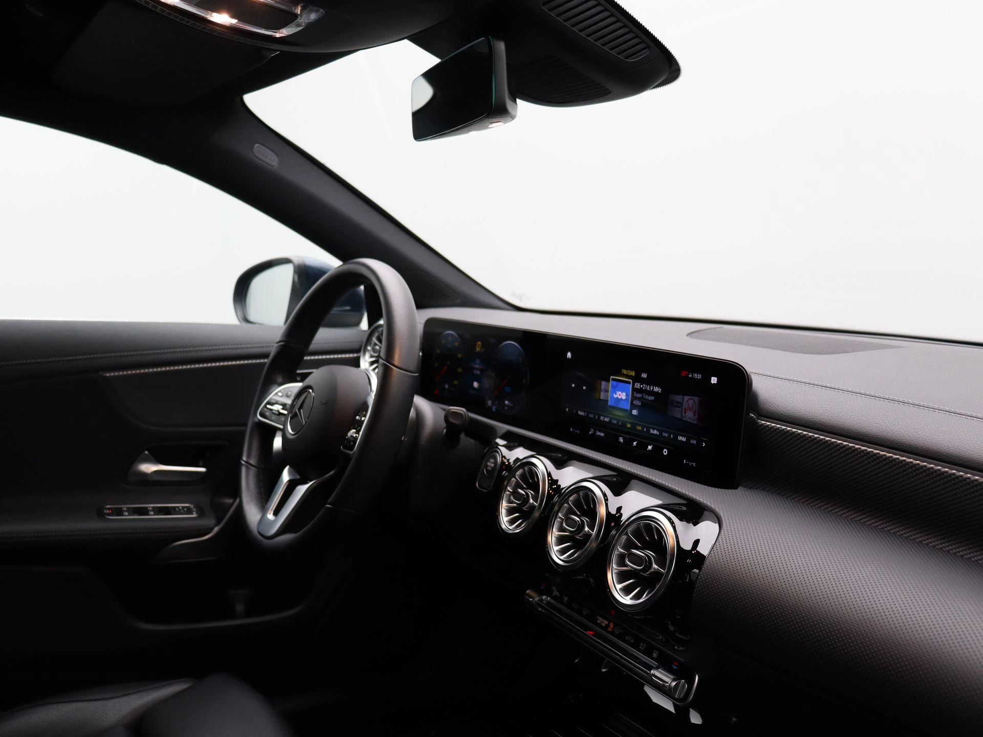 Mercedes-Benz CLA 250 e Shooting Brake + LEDER + LED + CAMERA +