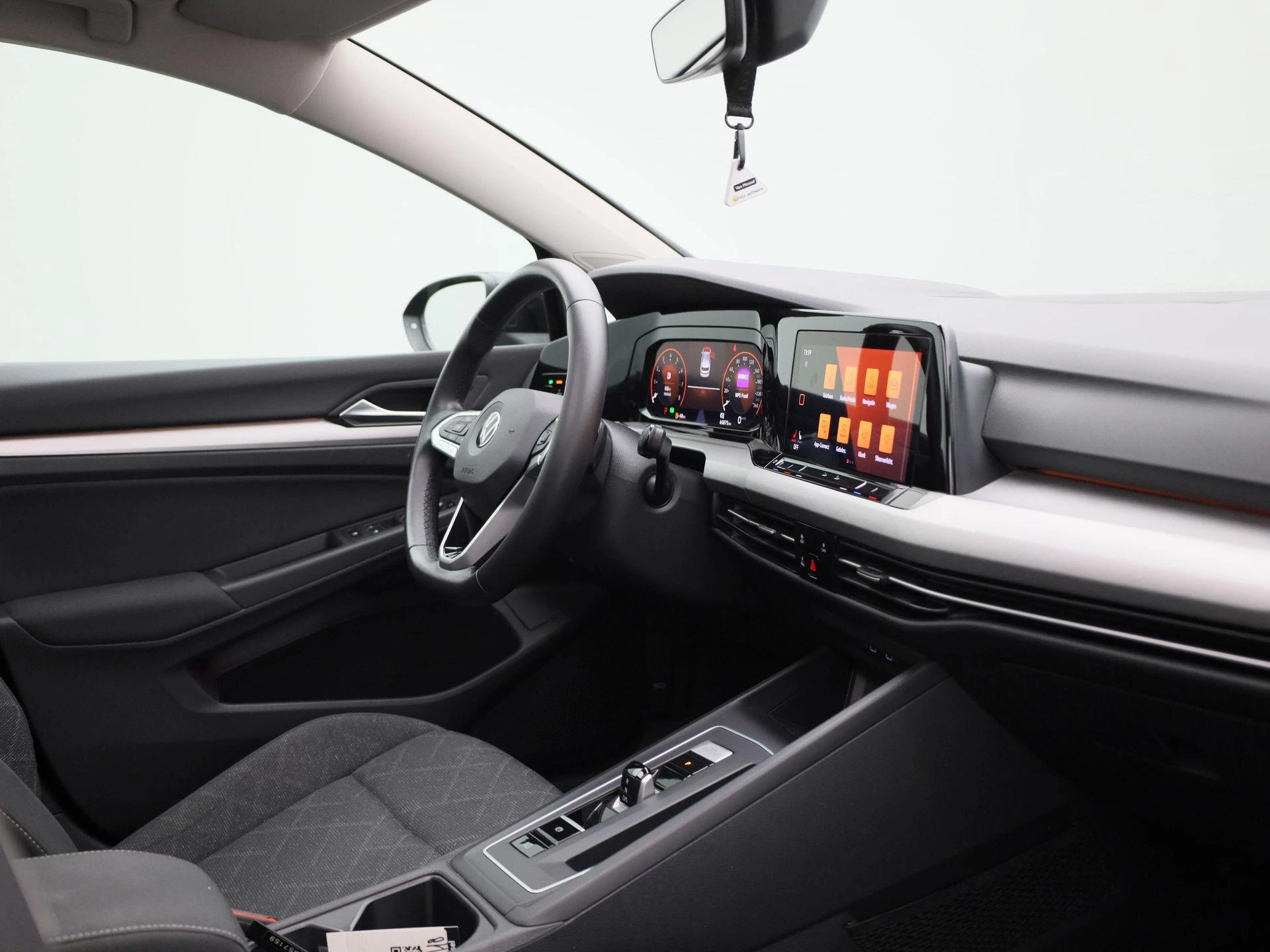 Volkswagen-Golf-image-30