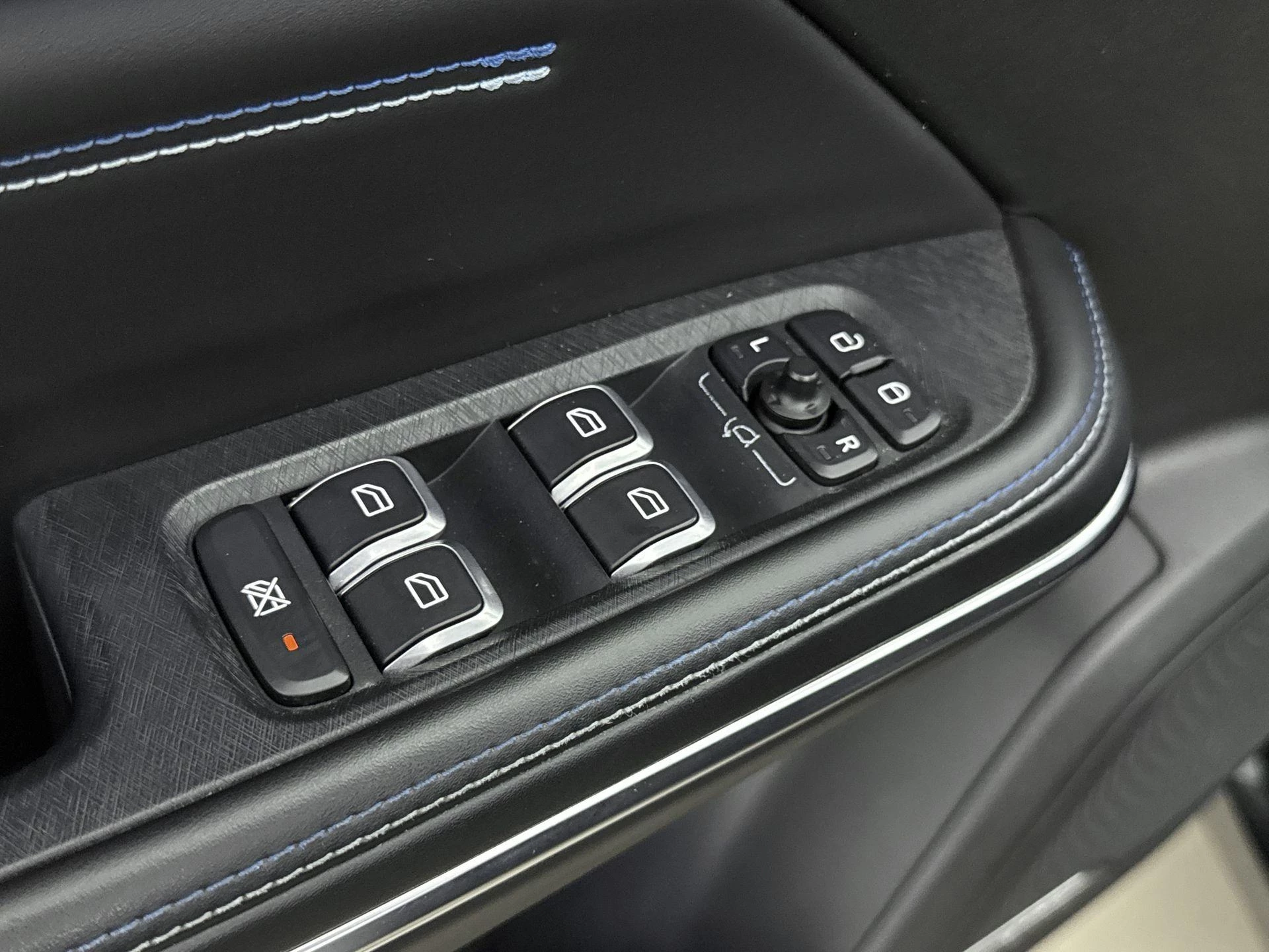 Lynk & Co-01-image-24