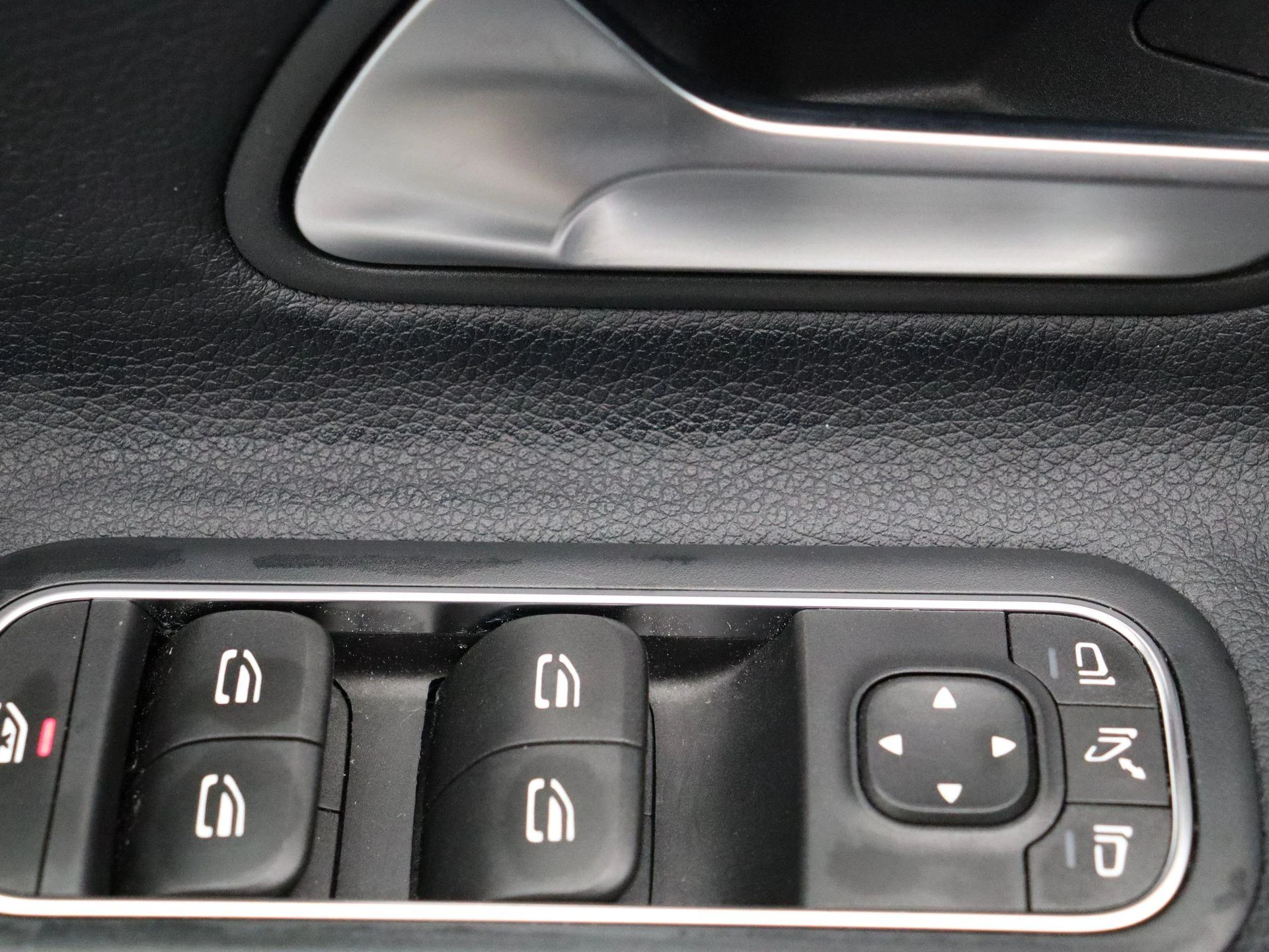 Mercedes-Benz-Classe A-image-9