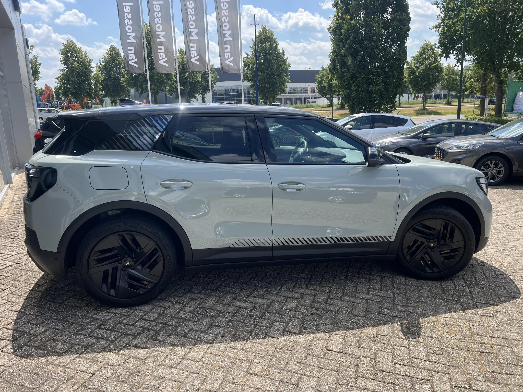 Ford Explorer Collection RWD