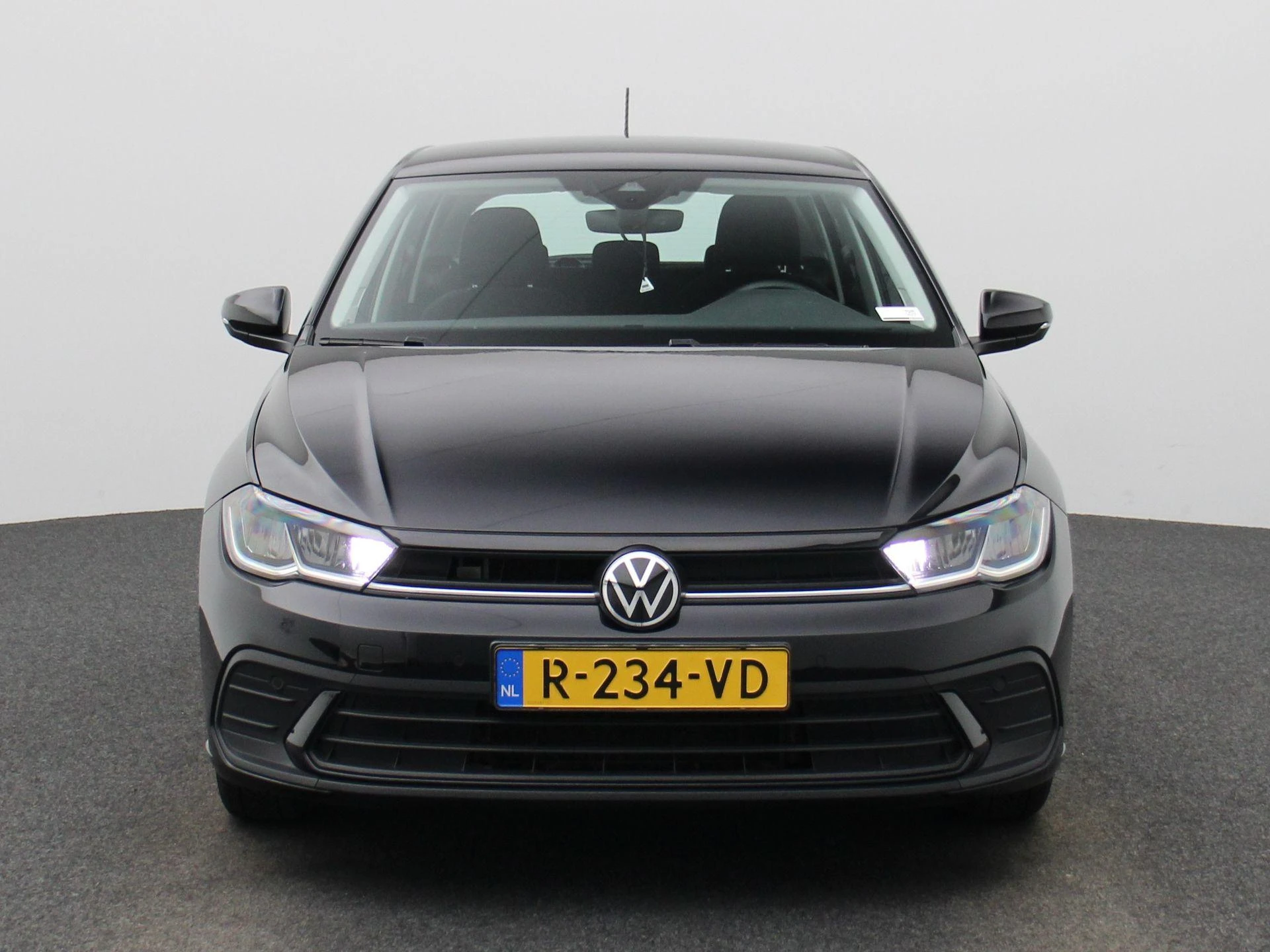 Volkswagen-Polo-image-2