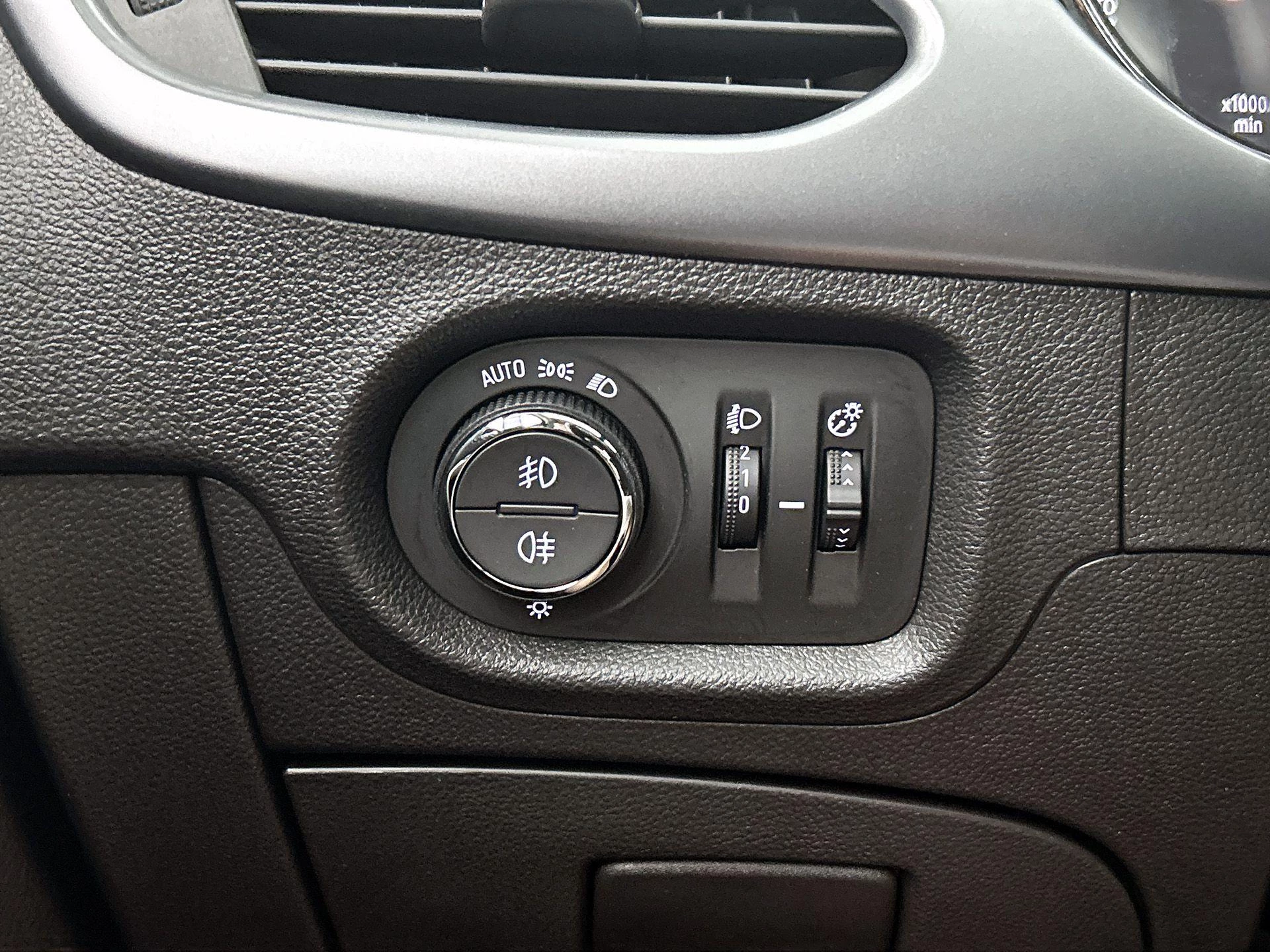 Opel-Astra-image-16