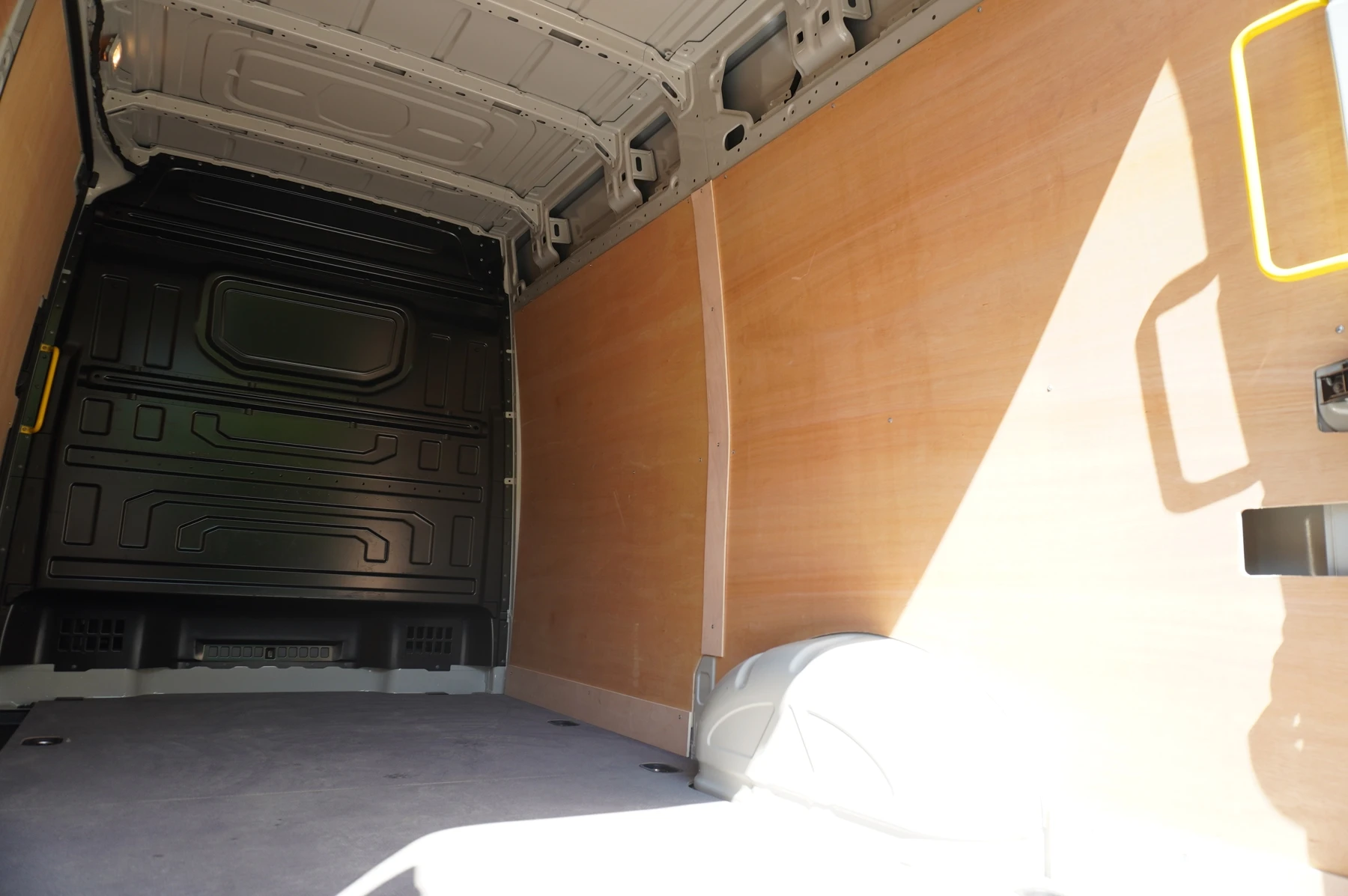 Volkswagen-Crafter-image-33