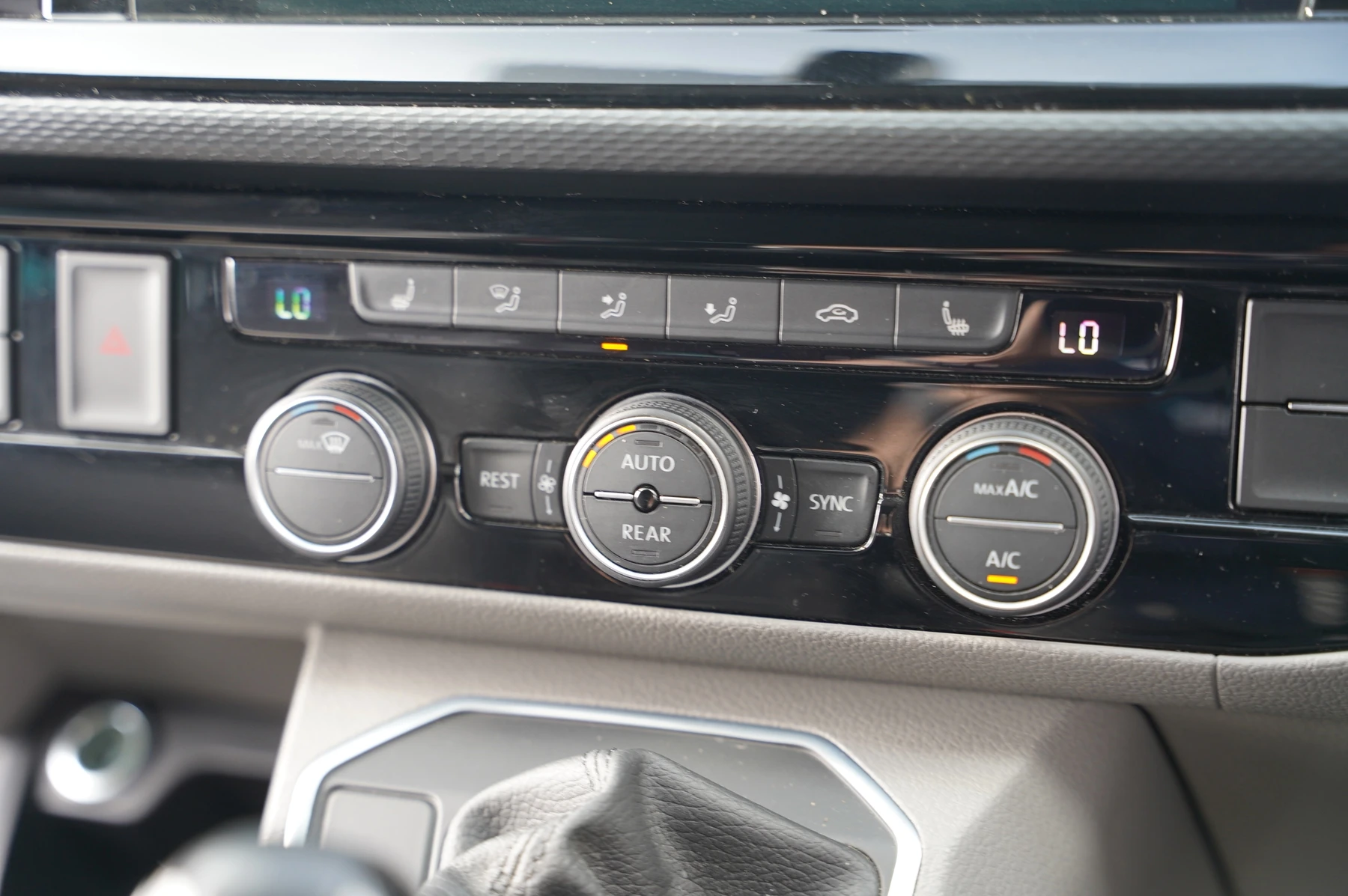 Volkswagen-California-image-22