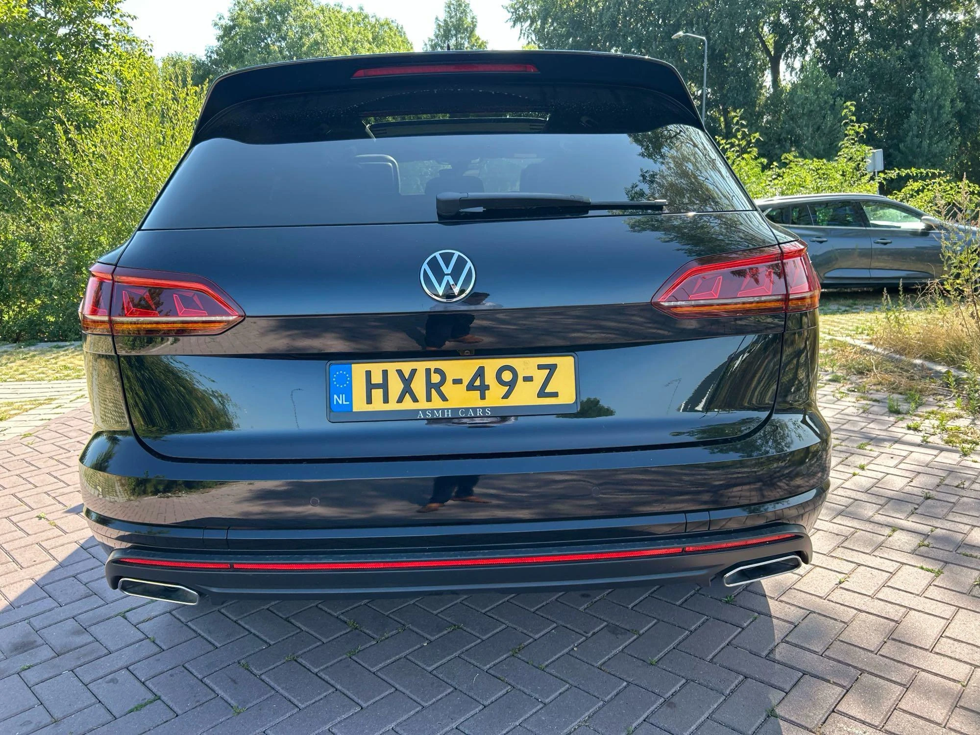 Volkswagen-Touareg-image-4