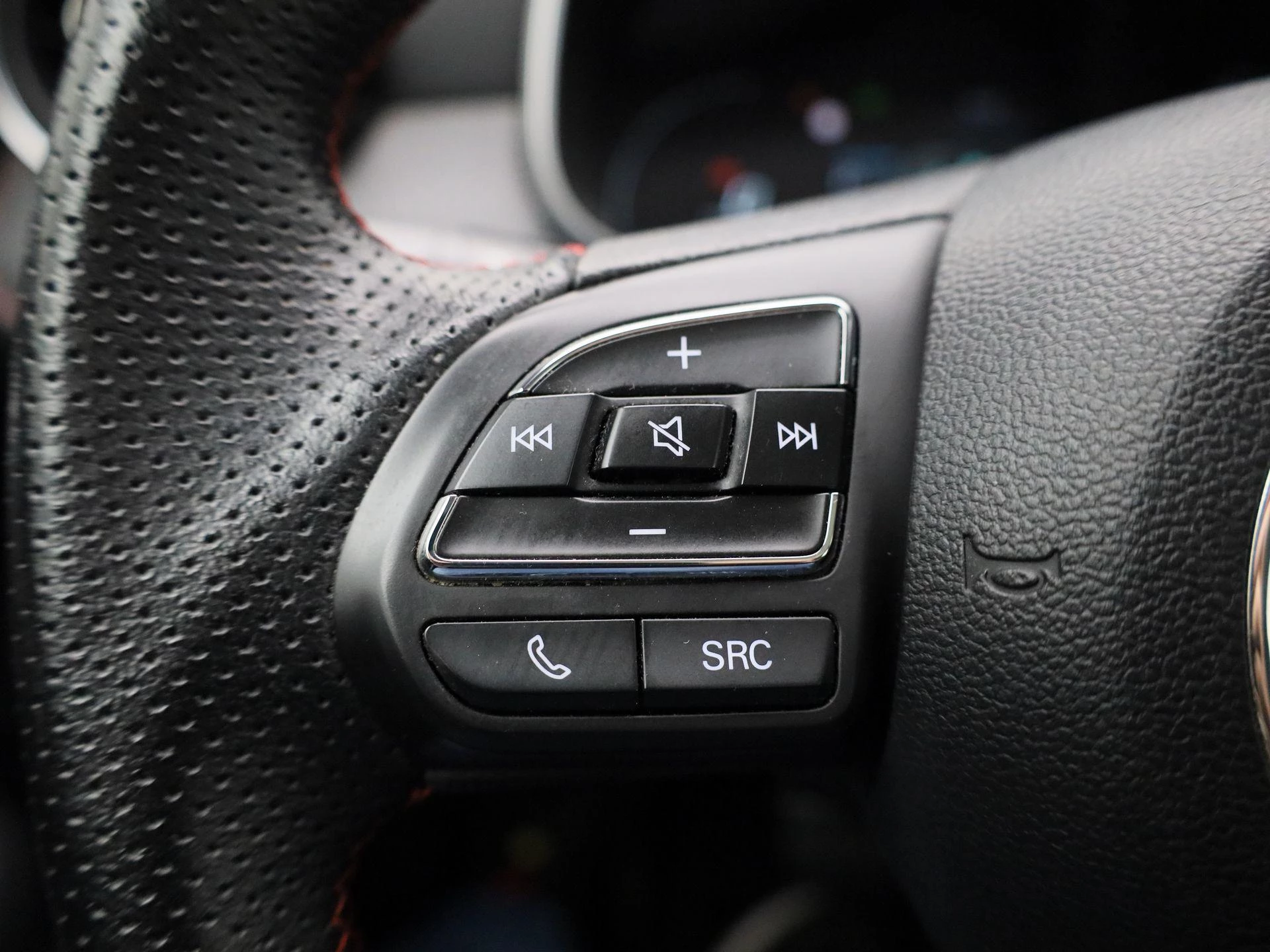 MG-ZS EV-image-18