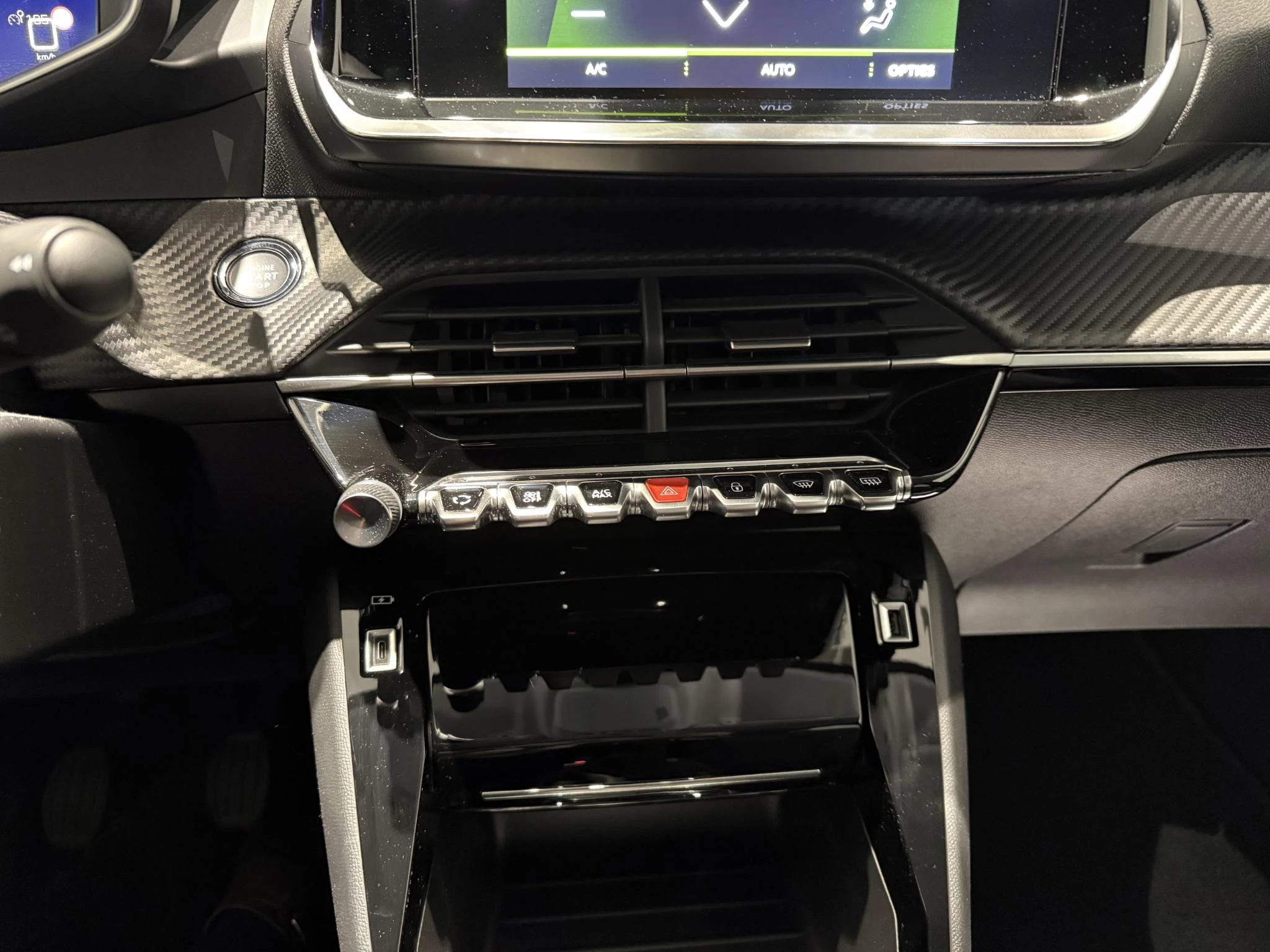 Peugeot-208-image-18