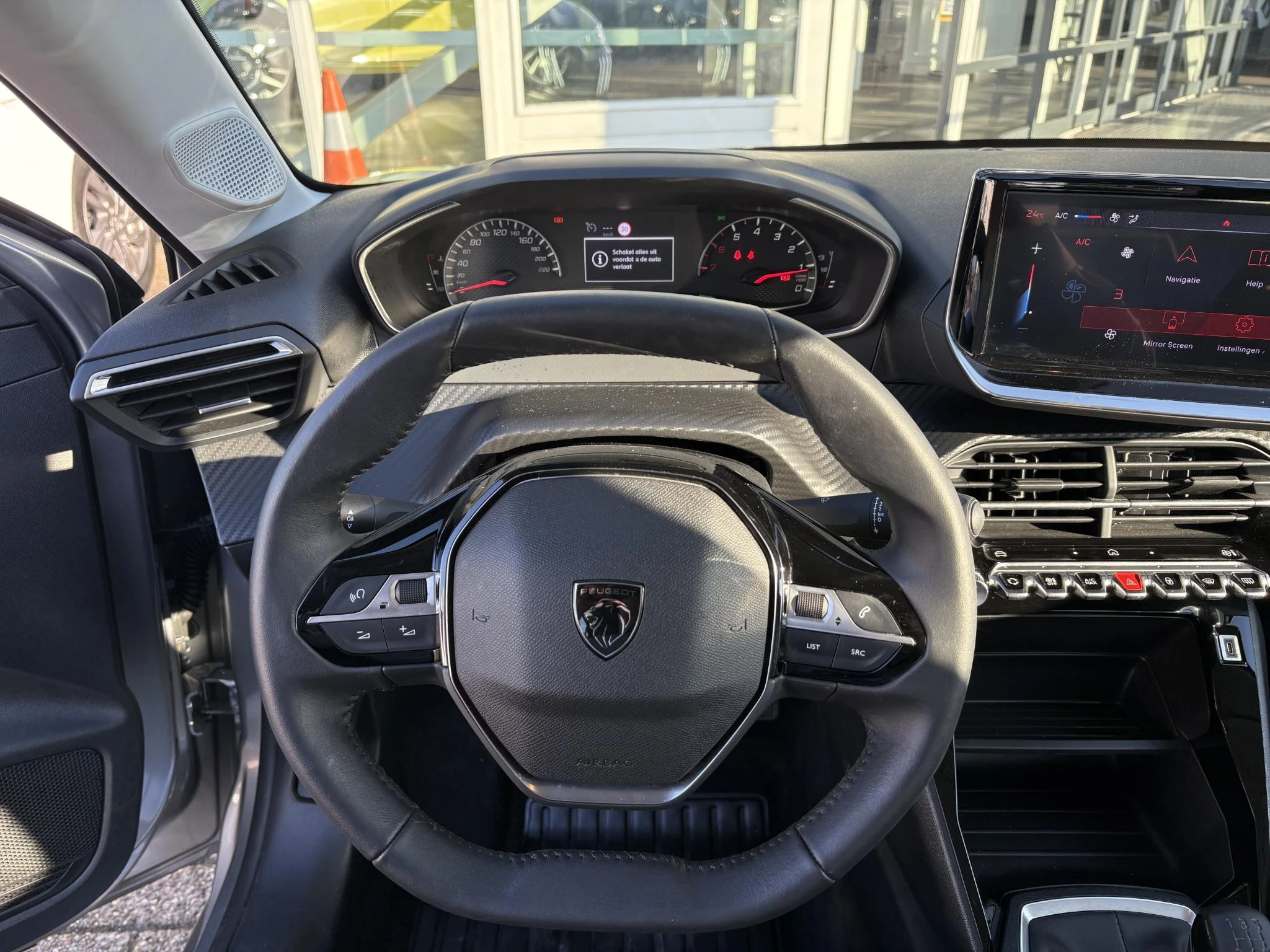 Peugeot-208-image-11