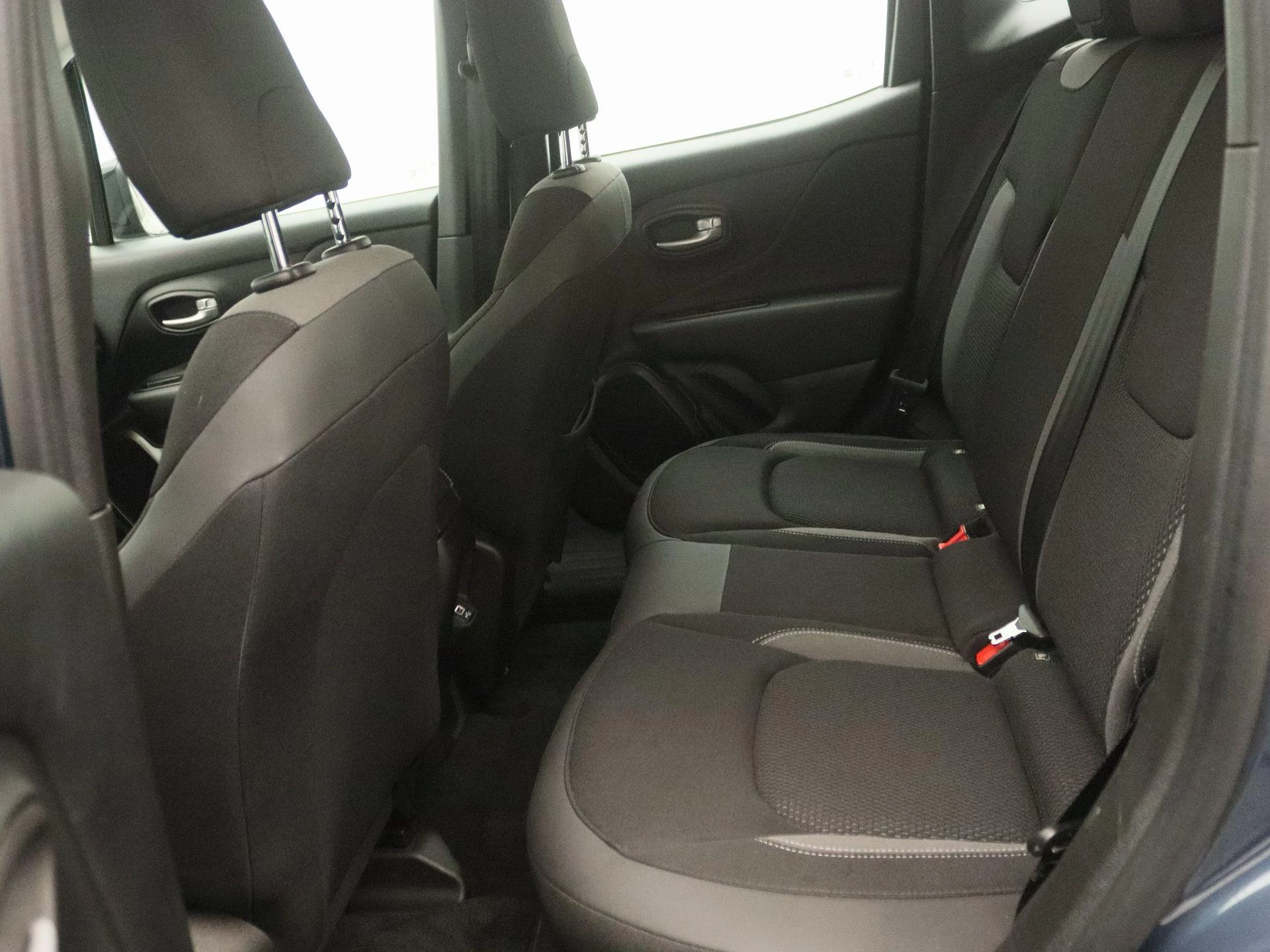 Jeep-Renegade-image-15