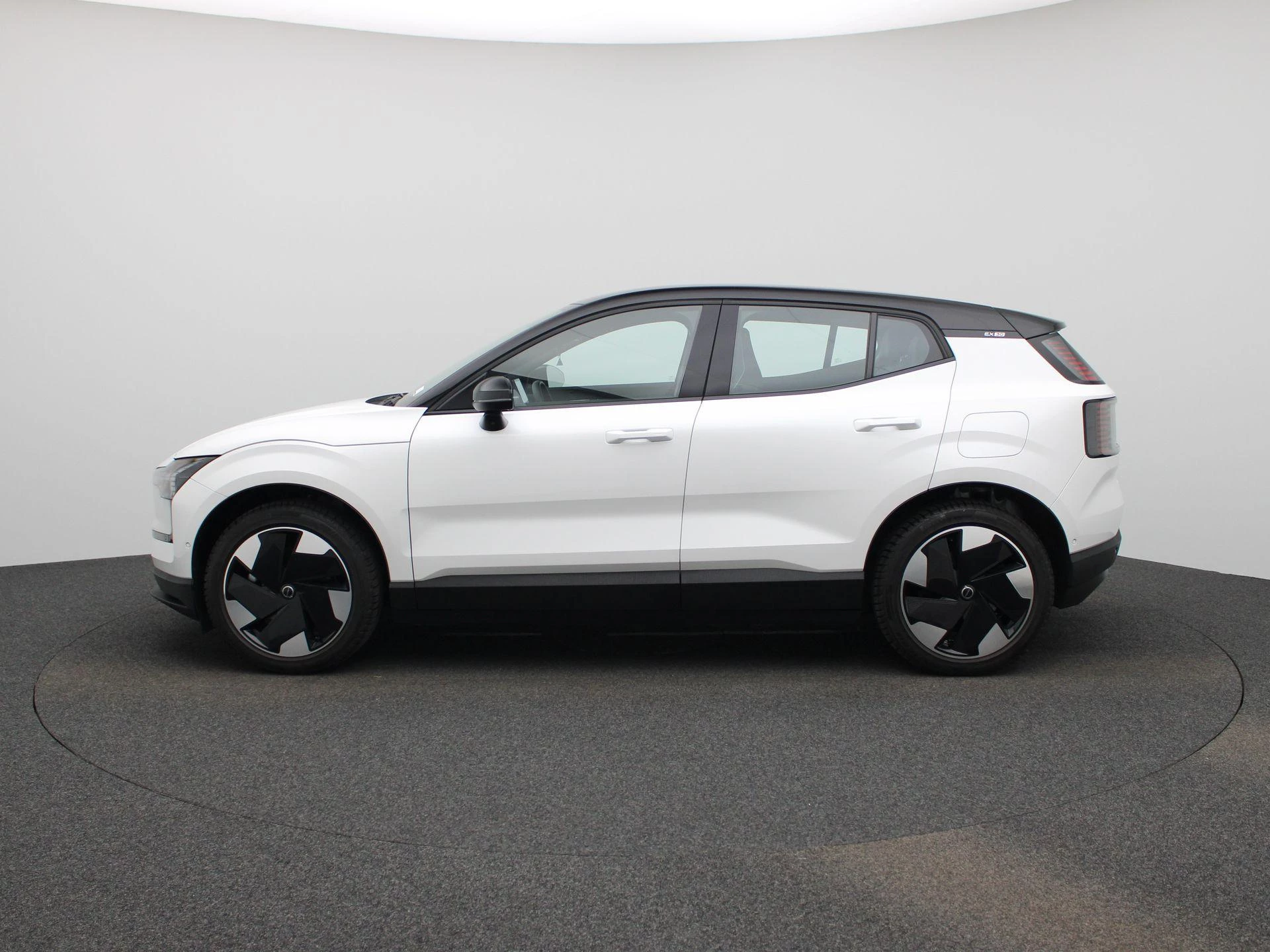Volvo EX30 Single Motor Extended Range Ultra
