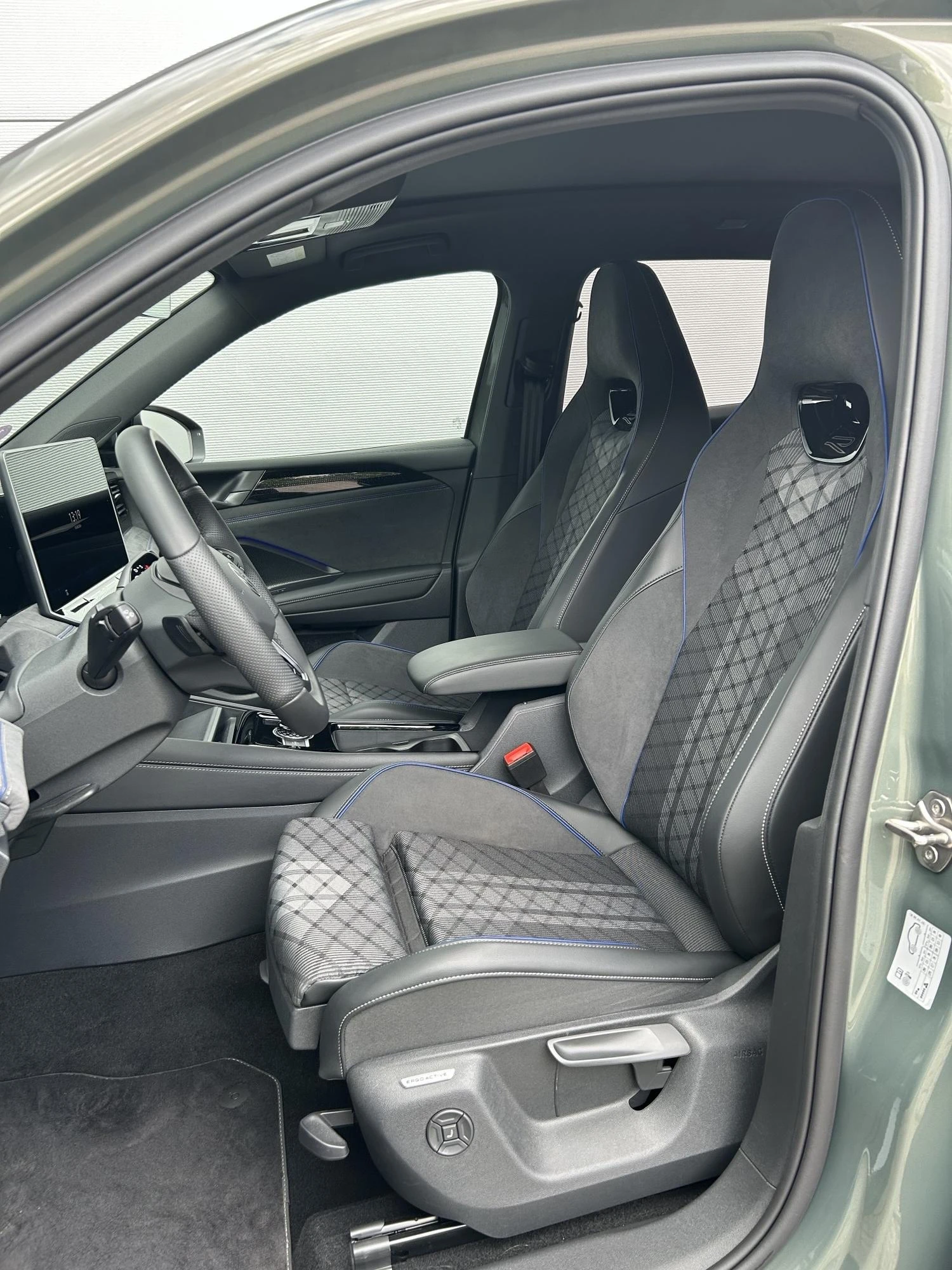 Volkswagen-Tiguan-image-6