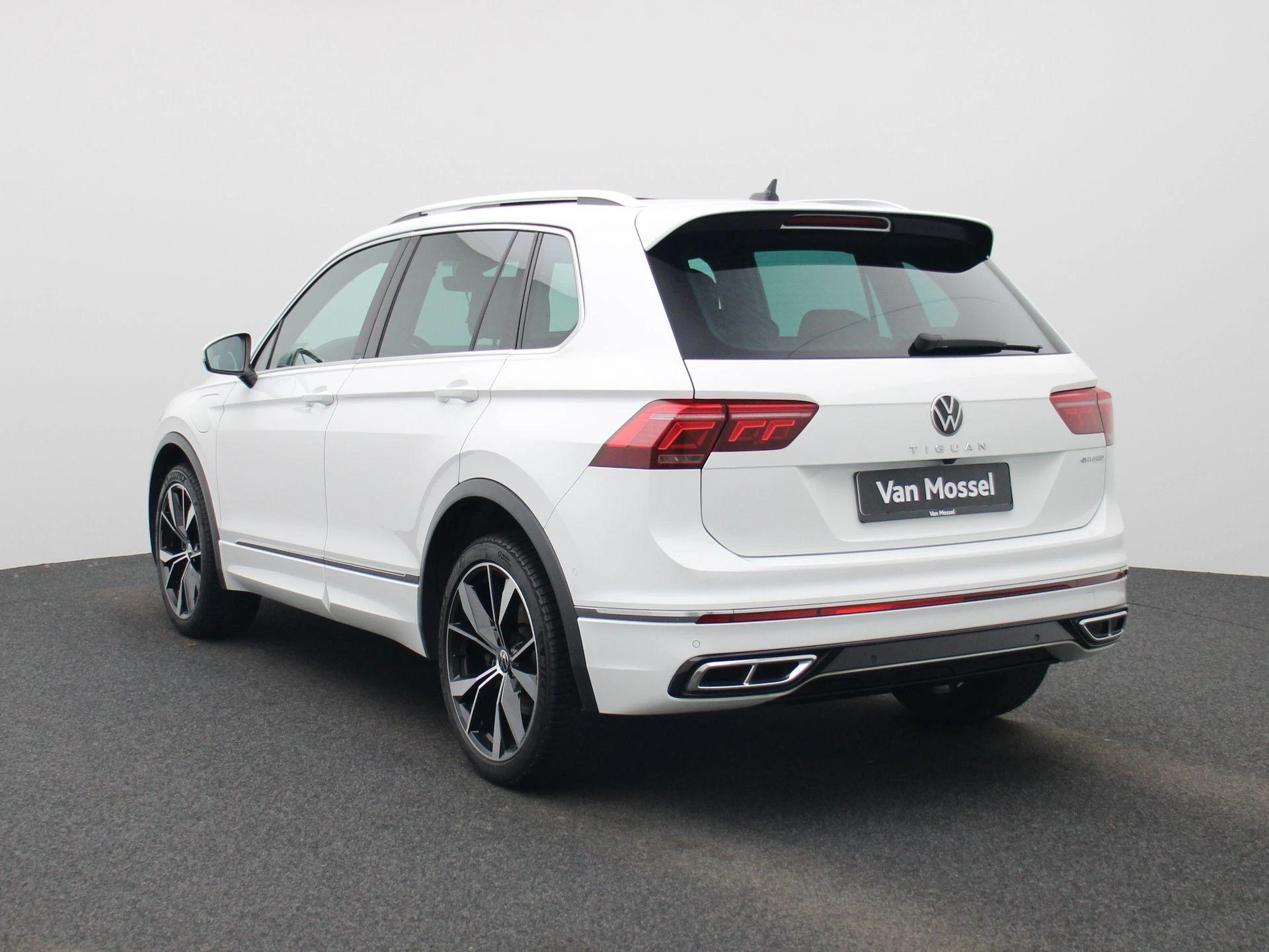 Volkswagen-Tiguan-image-1