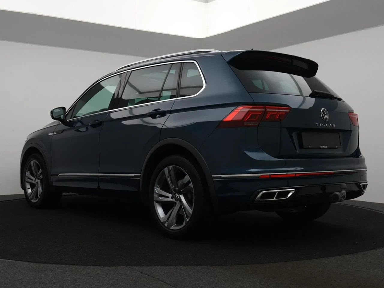 Volkswagen-Tiguan-image-10