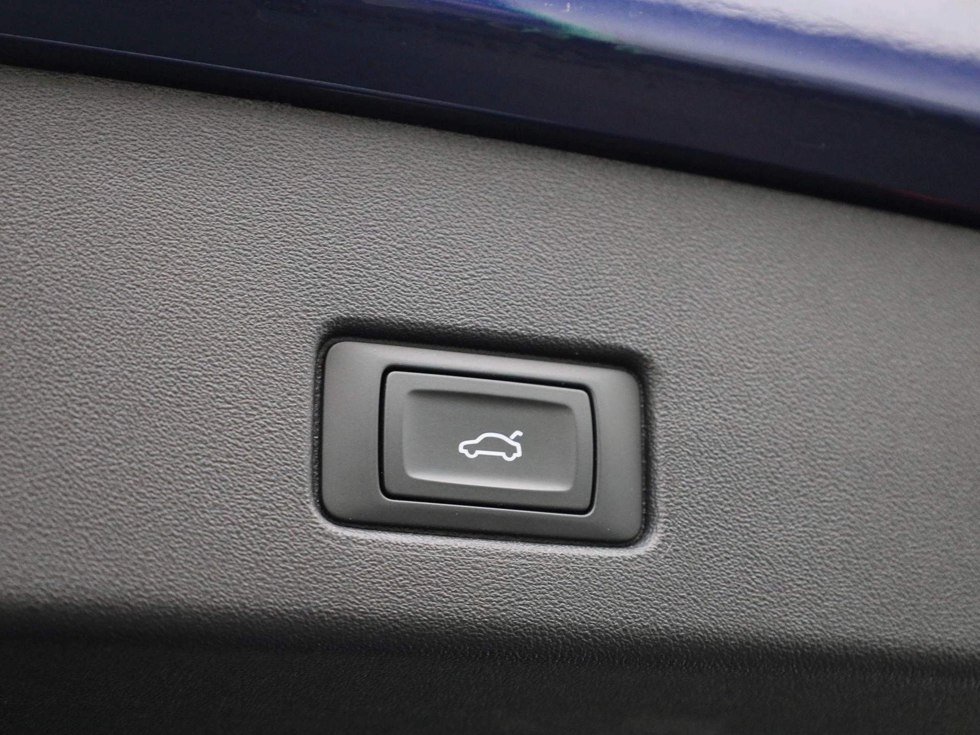 Audi-Q4 e-tron-image-14