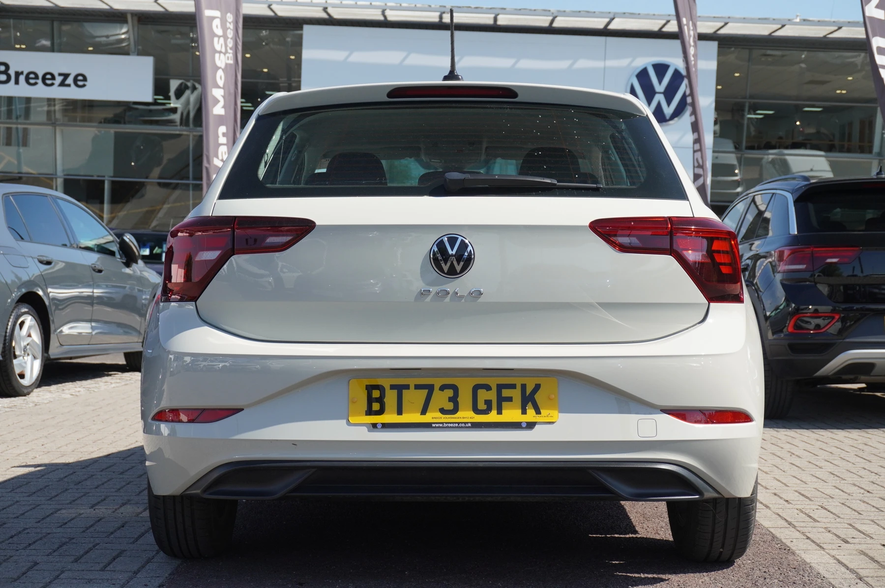 Volkswagen-Polo-image-9