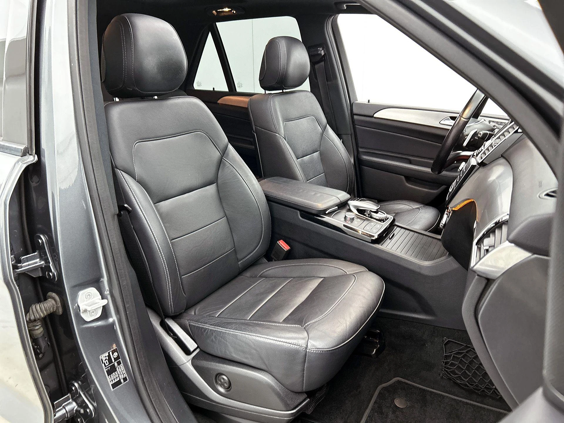 Mercedes-Benz-GLE-image-45