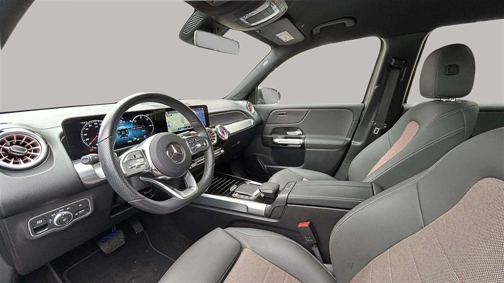 Mercedes-Benz-EQB-image-9