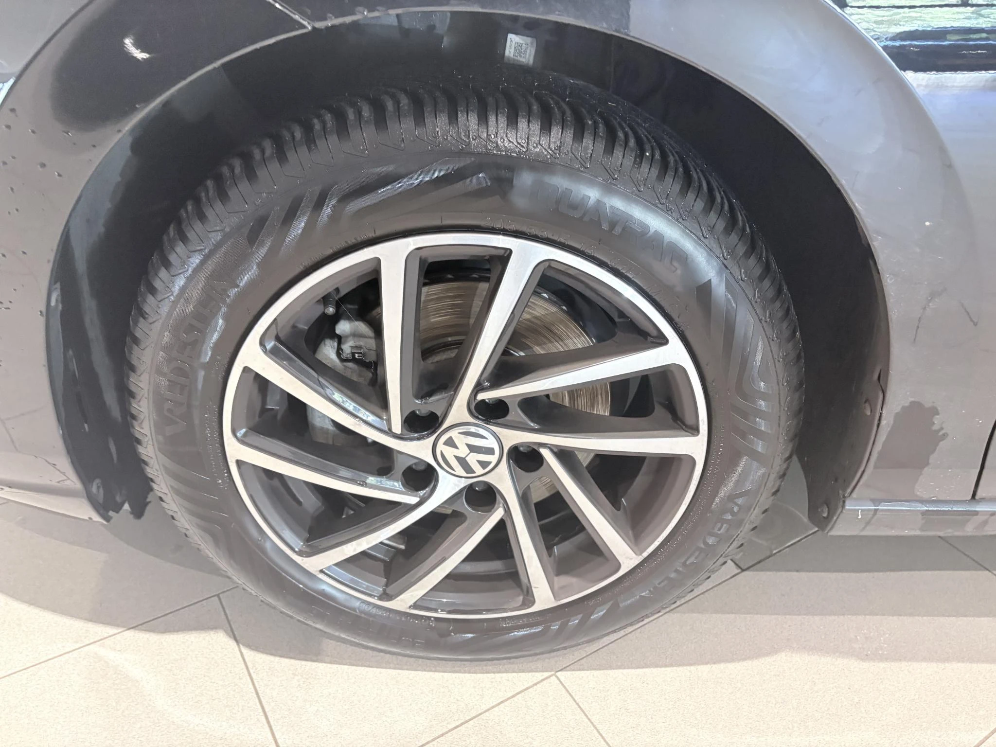 Volkswagen-Golf-image-1