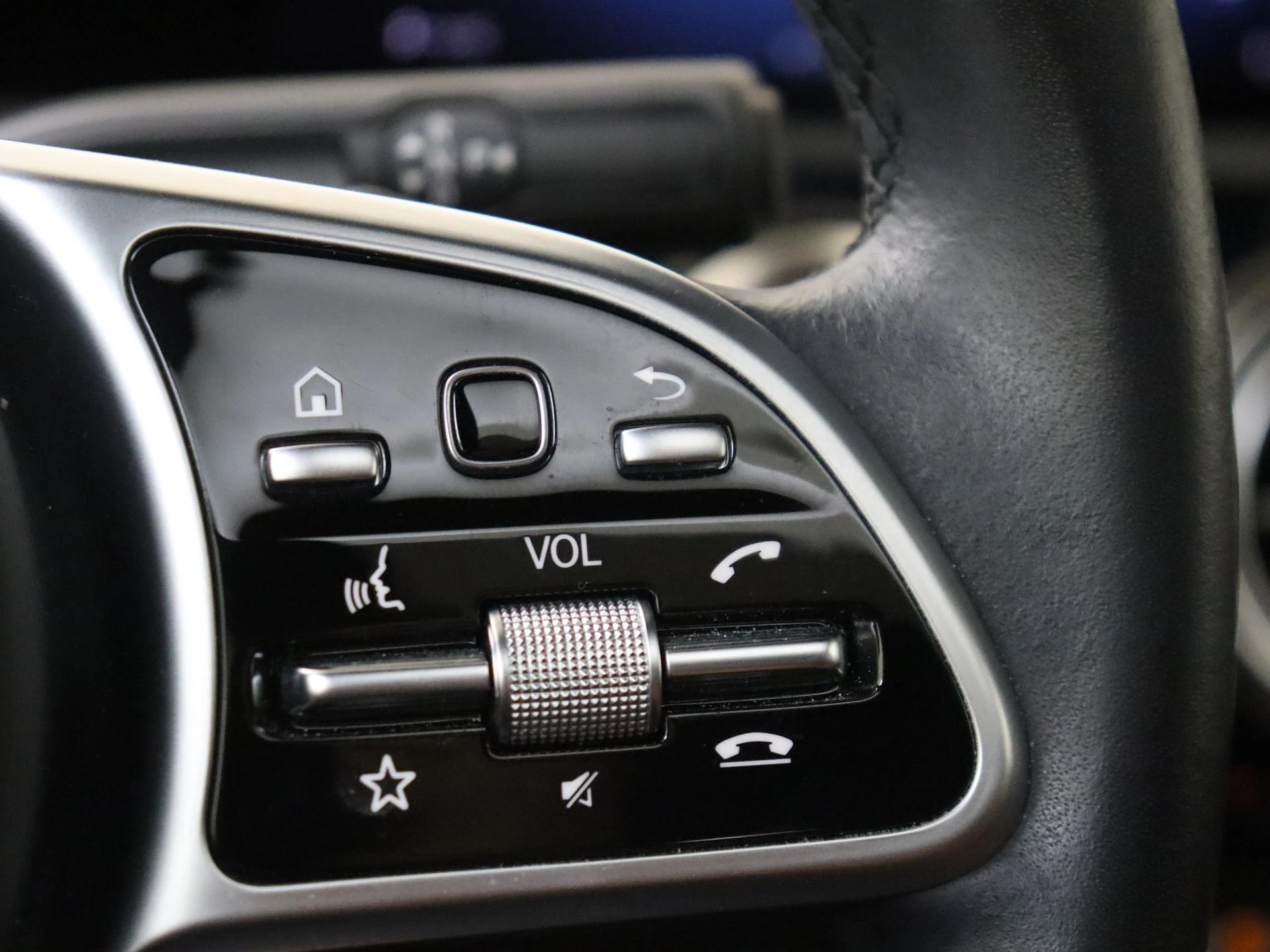 Mercedes-Benz CLA 180 Business Solution Luxury