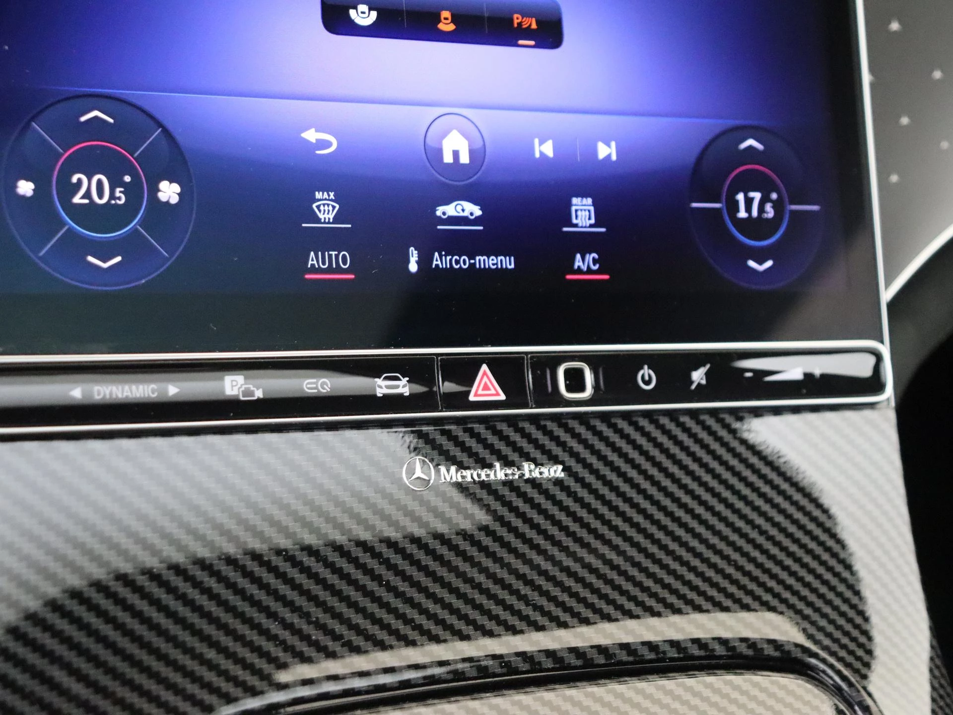 Mercedes-Benz-EQE-image-19