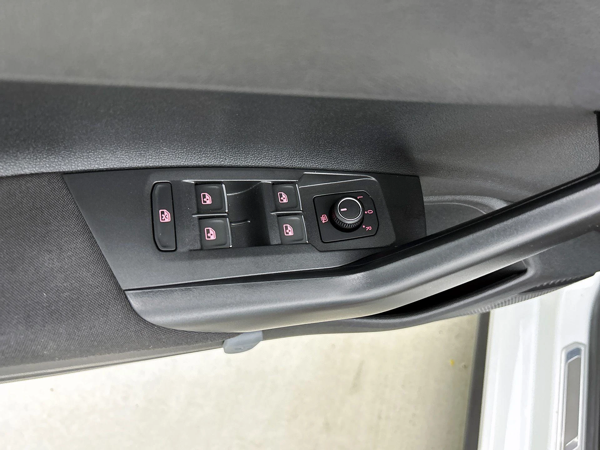 Volkswagen-Polo-image-33