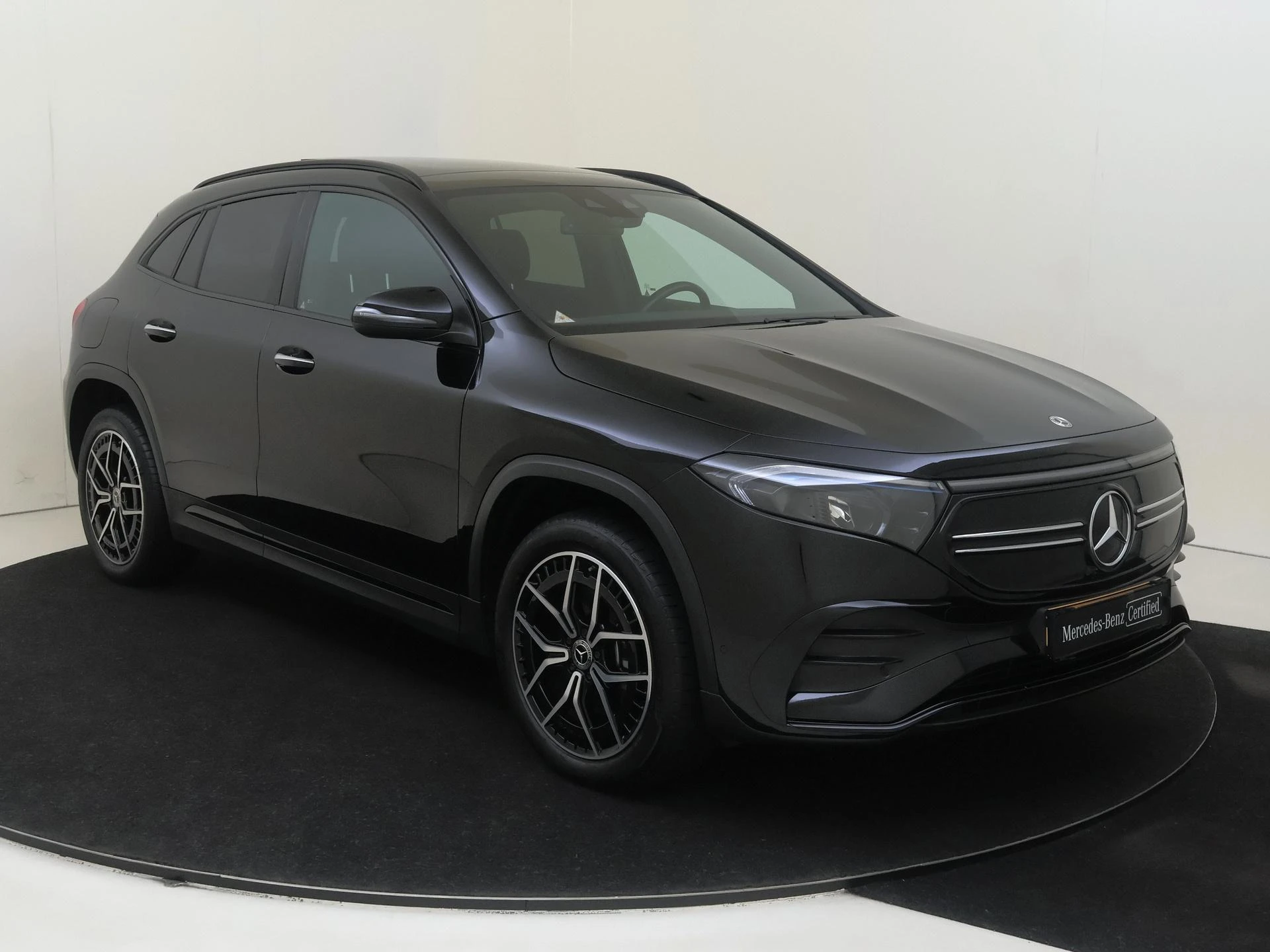 Mercedes-Benz-EQA-image-1