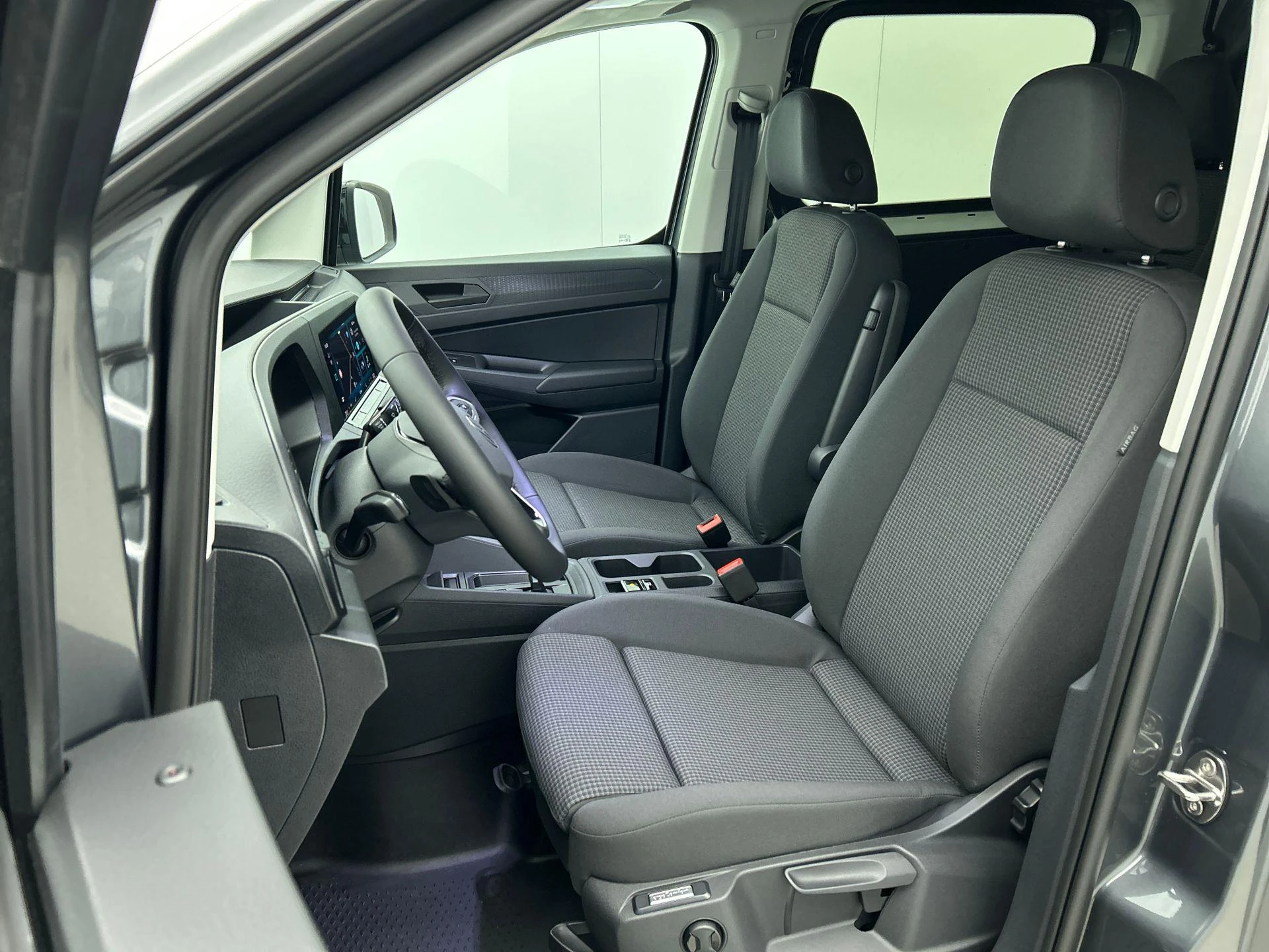 Volkswagen-Caddy-image-42
