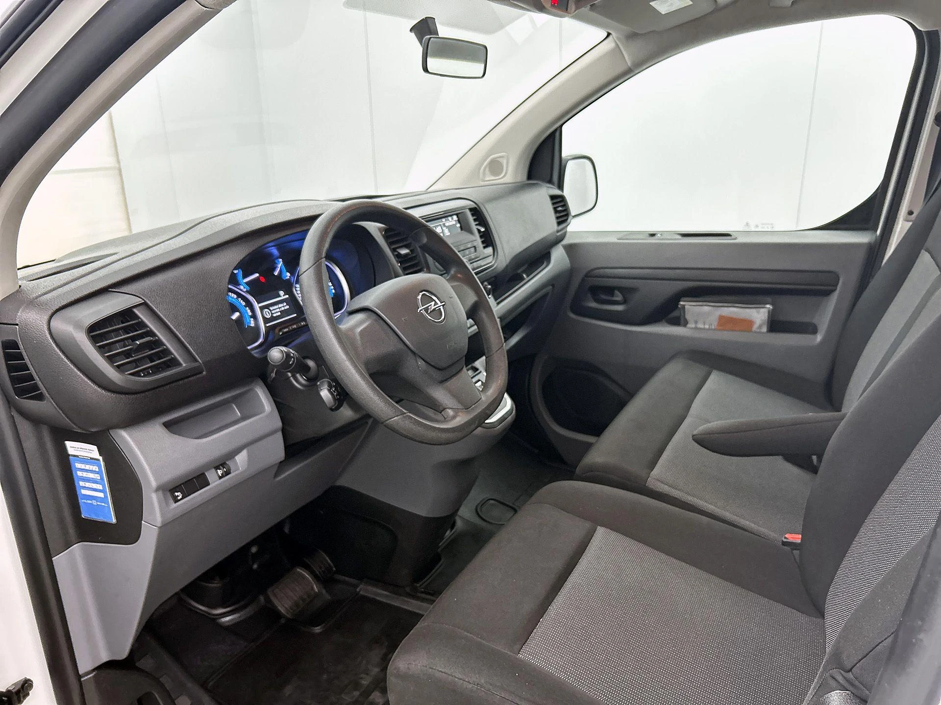 Opel-Vivaro-e-image-13