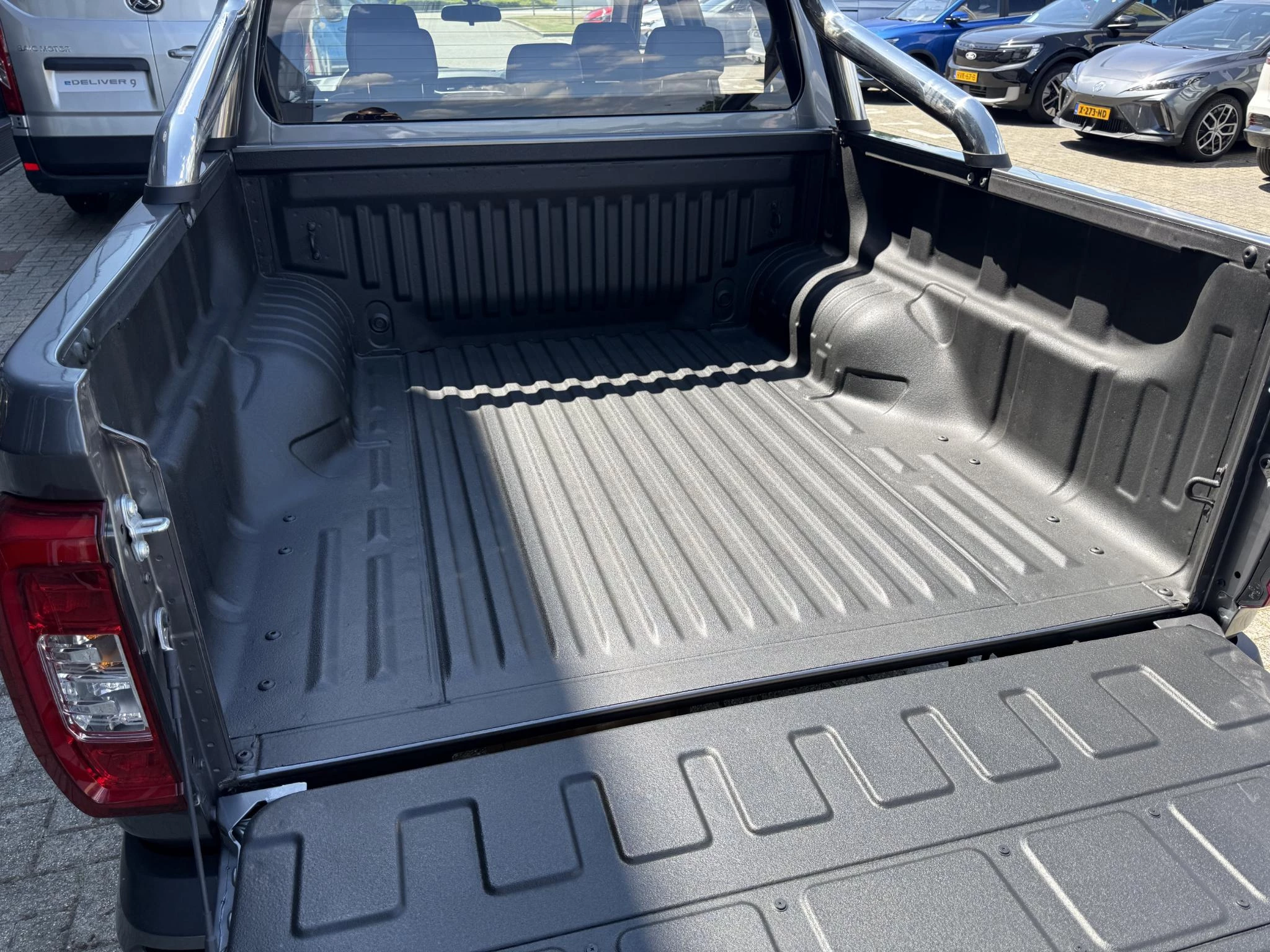 Maxus-T90 EV-image-9