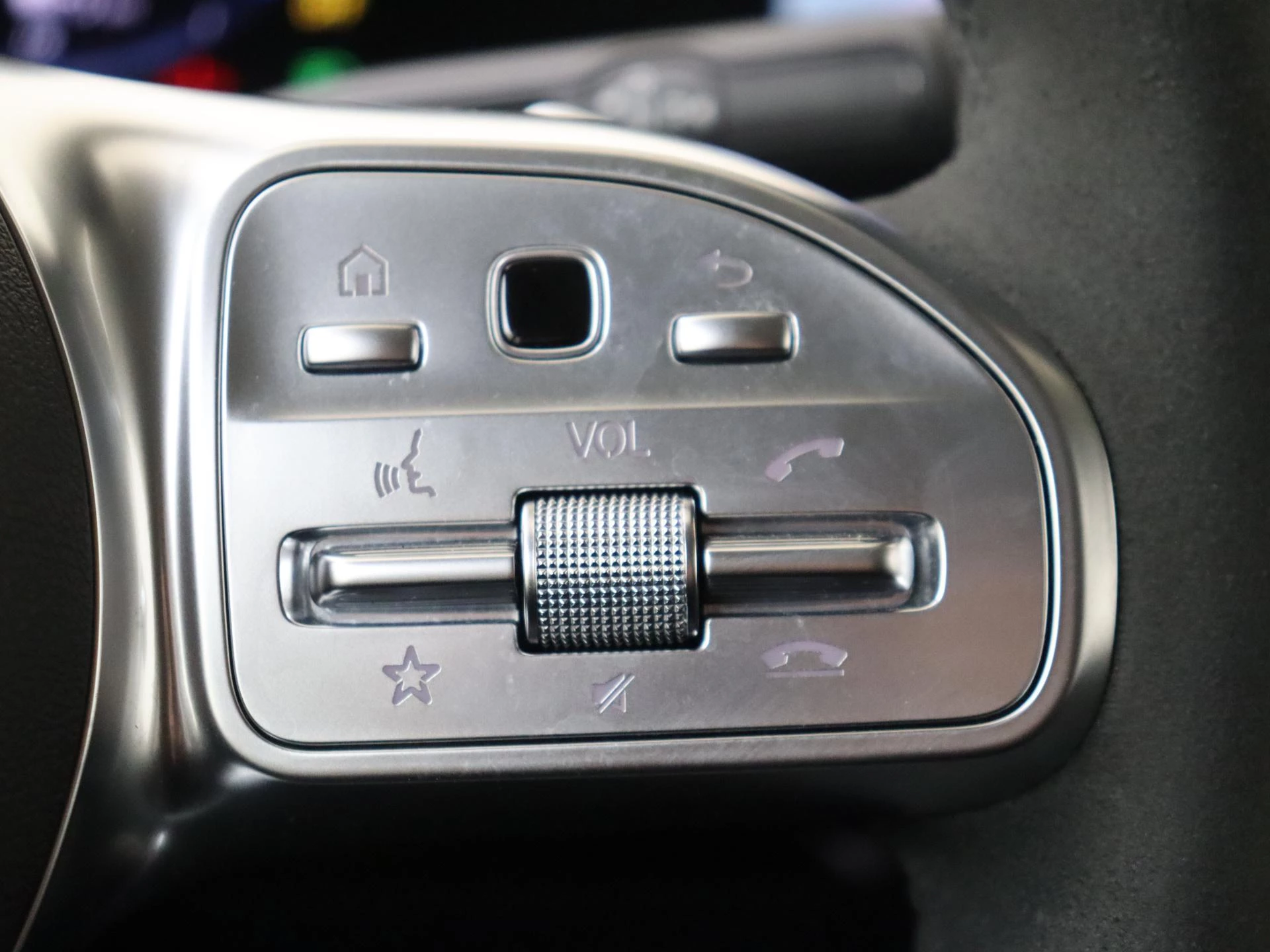 Mercedes-Benz-B-Klasse-image-13