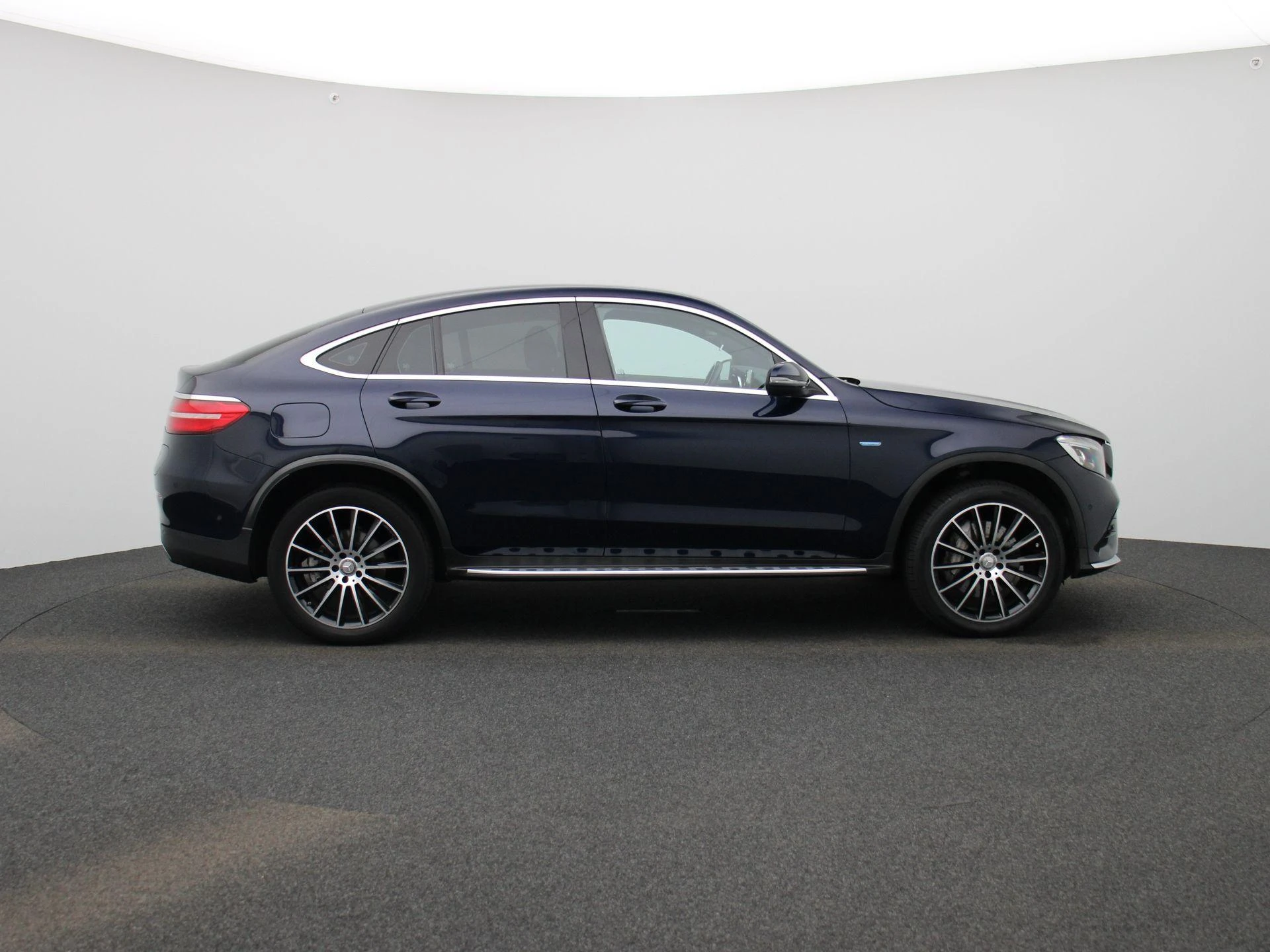 Mercedes-Benz-GLC-image-5