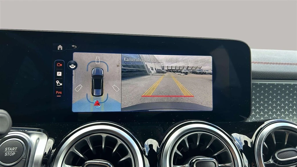 Mercedes-Benz-EQB-image-15
