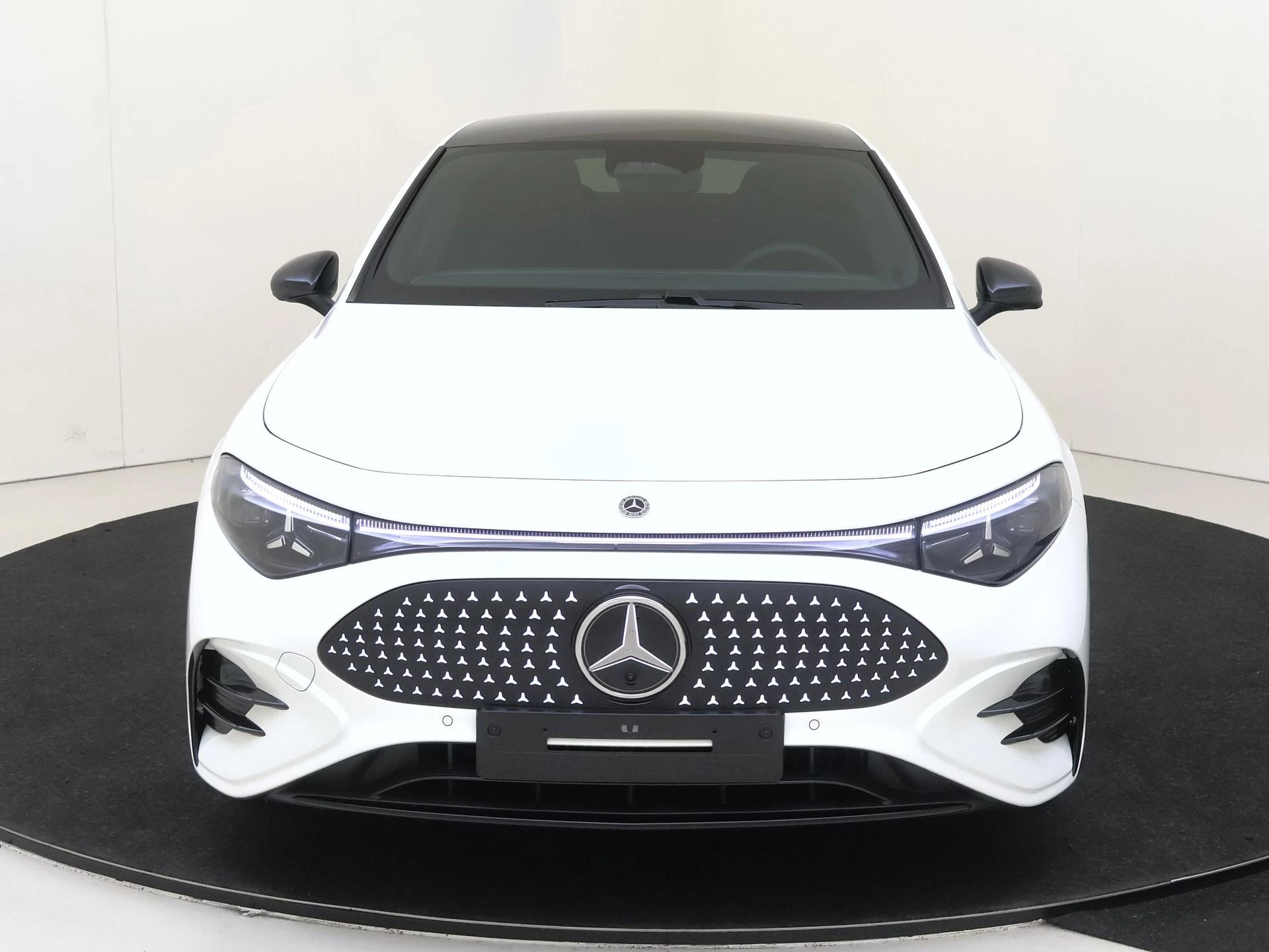 Mercedes-Benz-CLA-image-5