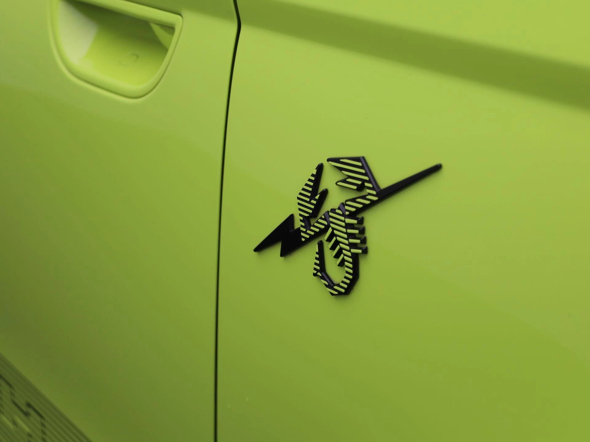 Abarth-500e-image-10