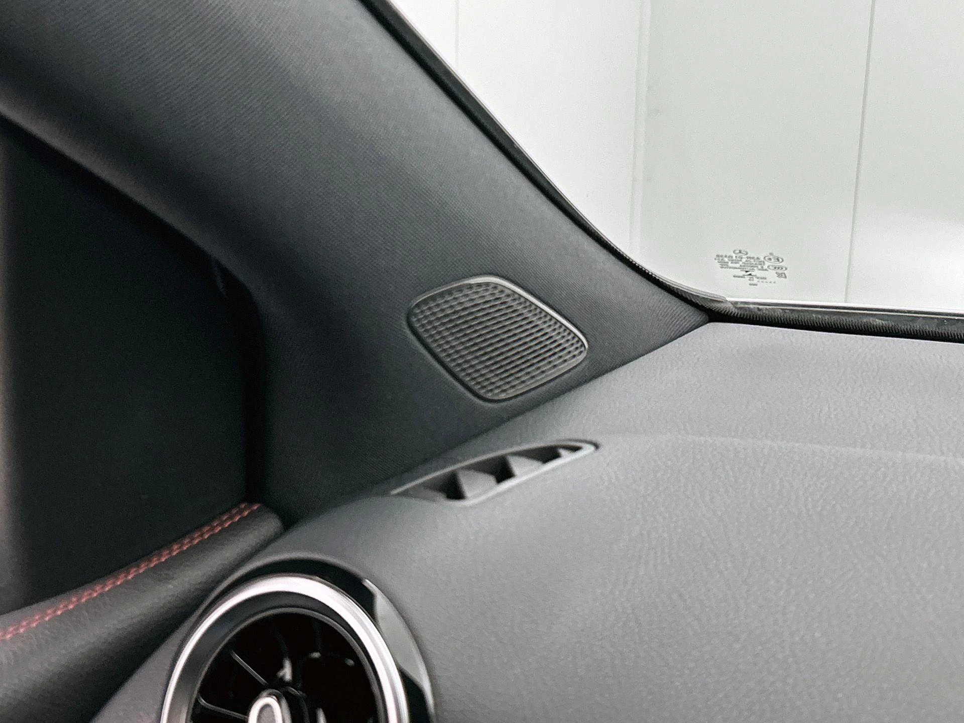 Mercedes-Benz-B-Klasse-image-12