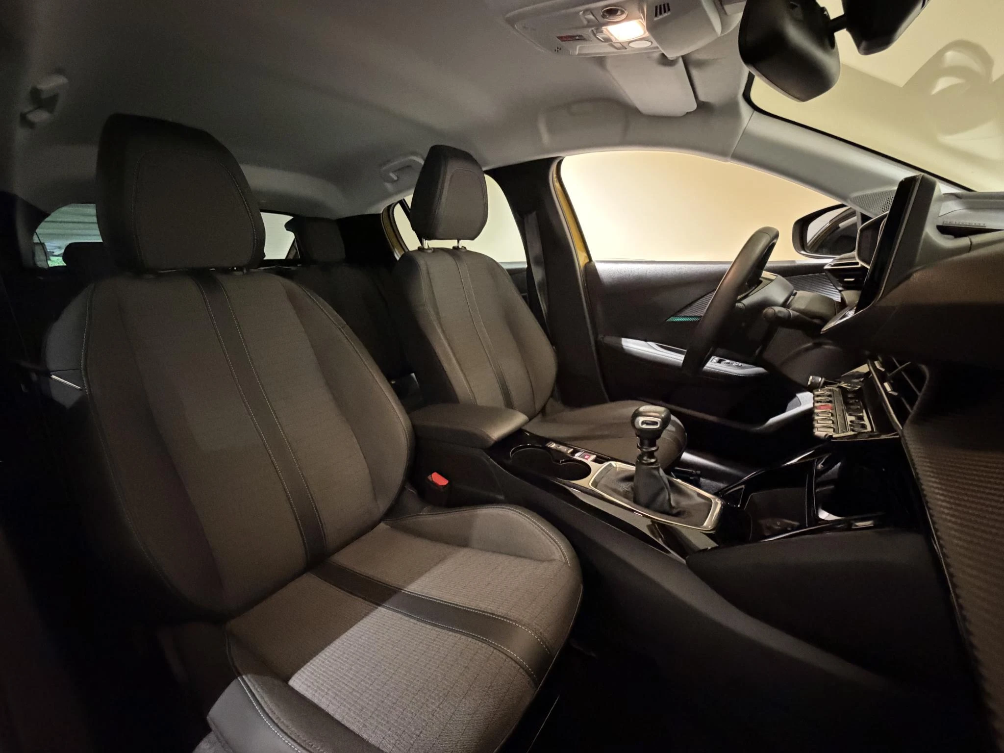 Peugeot-208-image-20