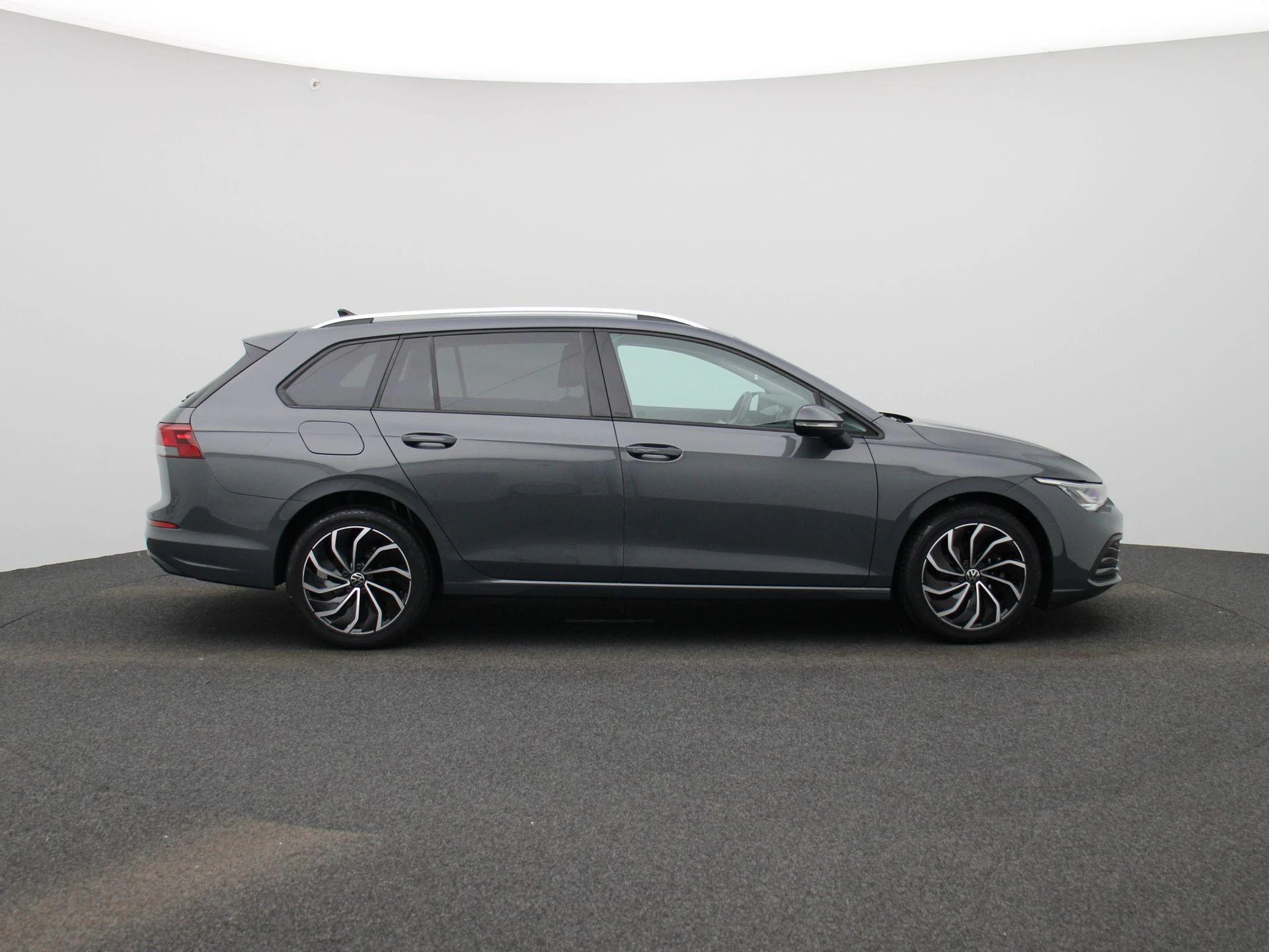 Volkswagen-Golf-image-5