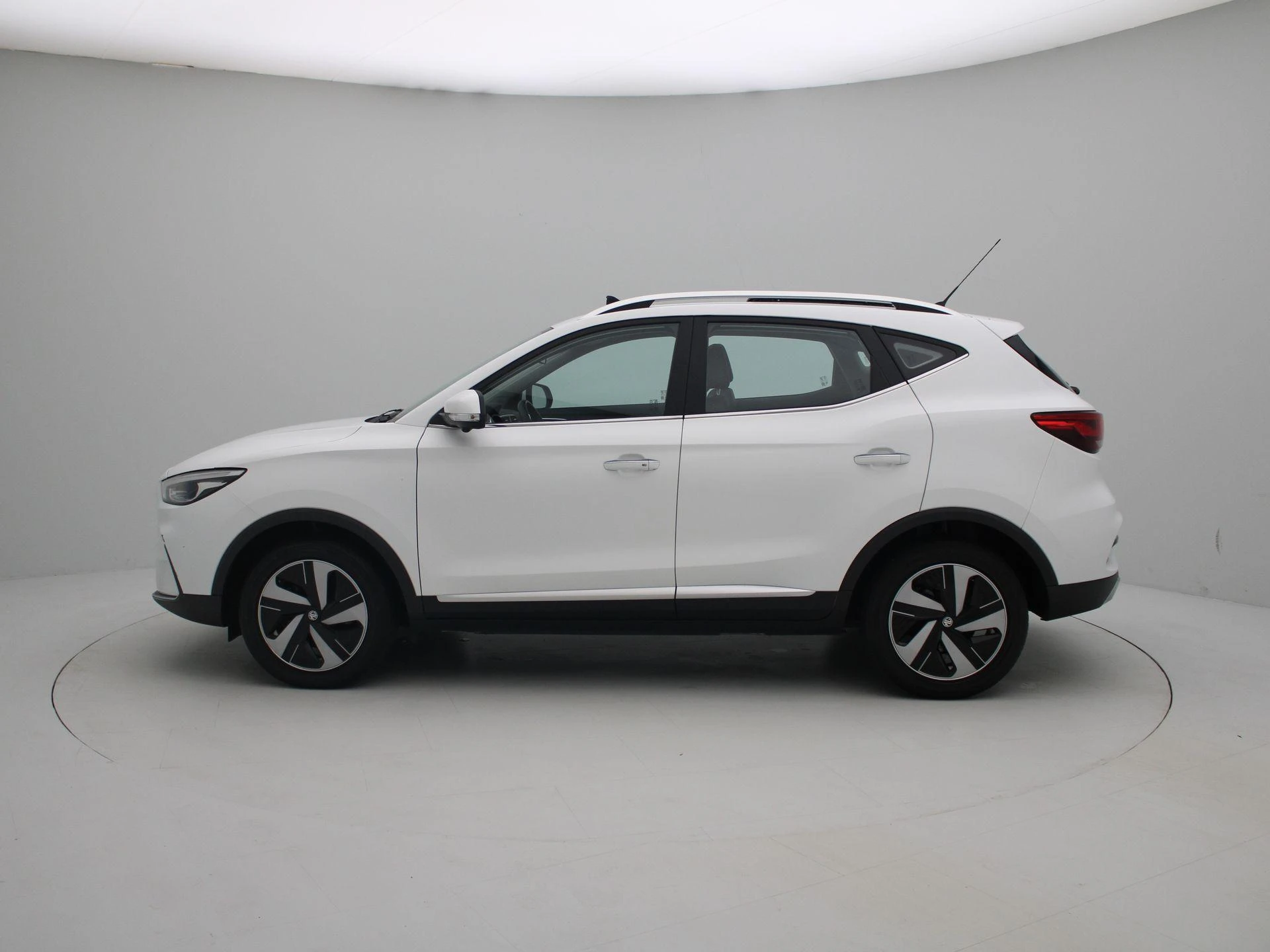 MG-ZS EV-image-4
