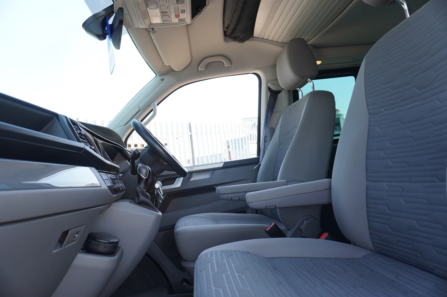 Volkswagen-California-image-11