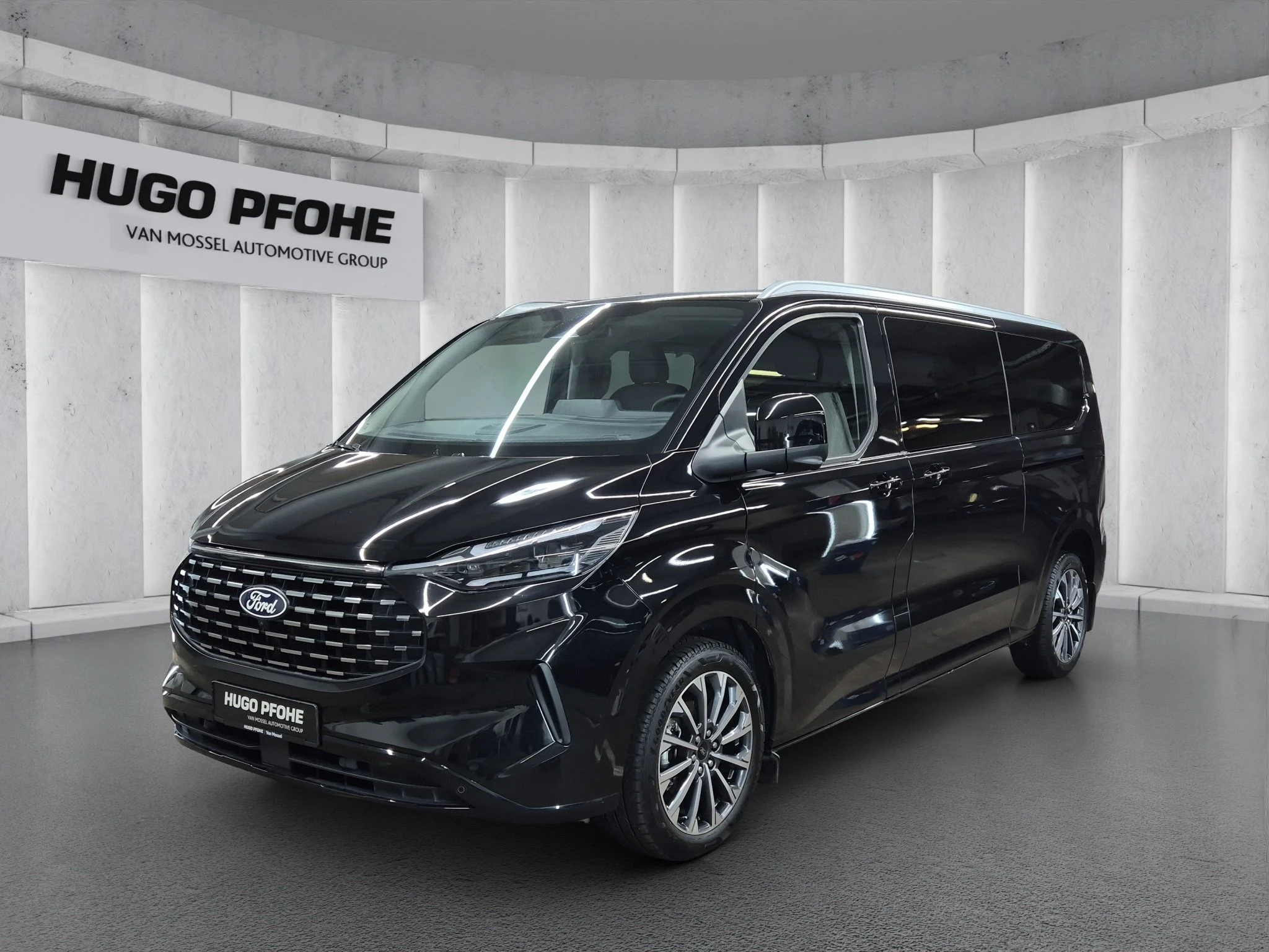 Ford-Tourneo Custom-image-0
