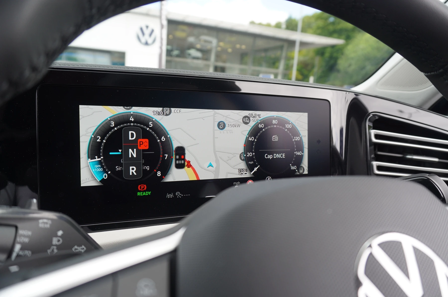 Volkswagen-Tiguan-image-27