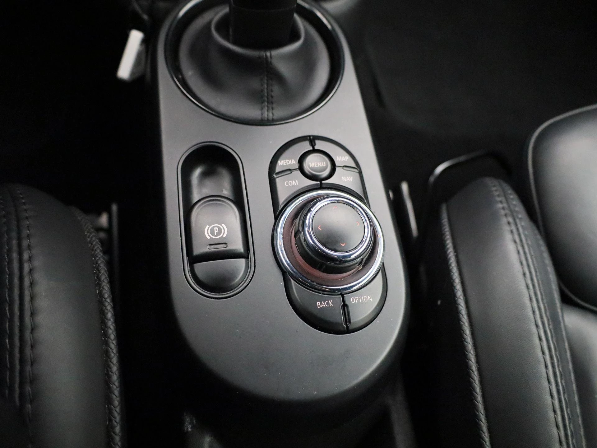 MINI-Cooper S Cabrio-image-23