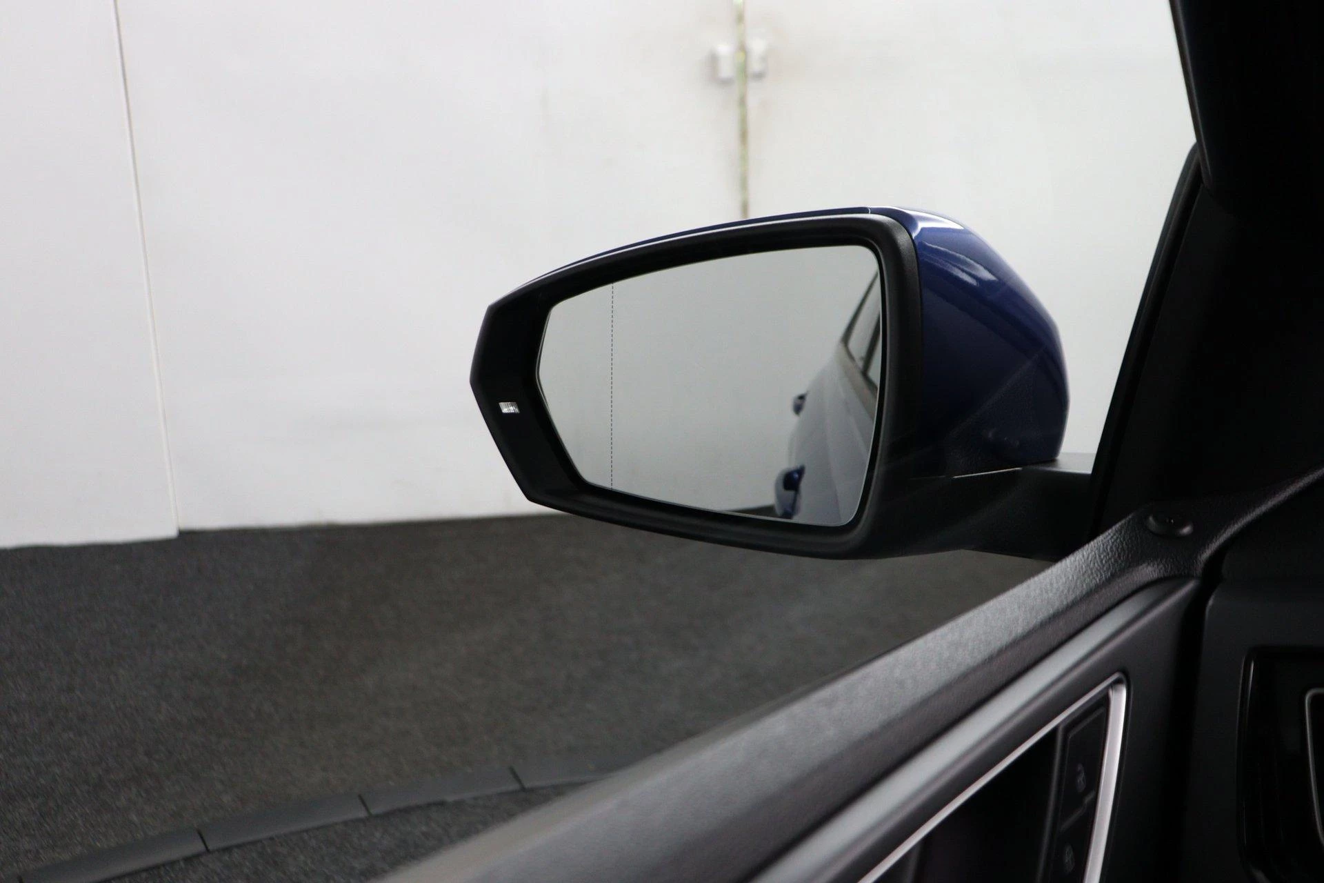 Volkswagen-Polo-image-40