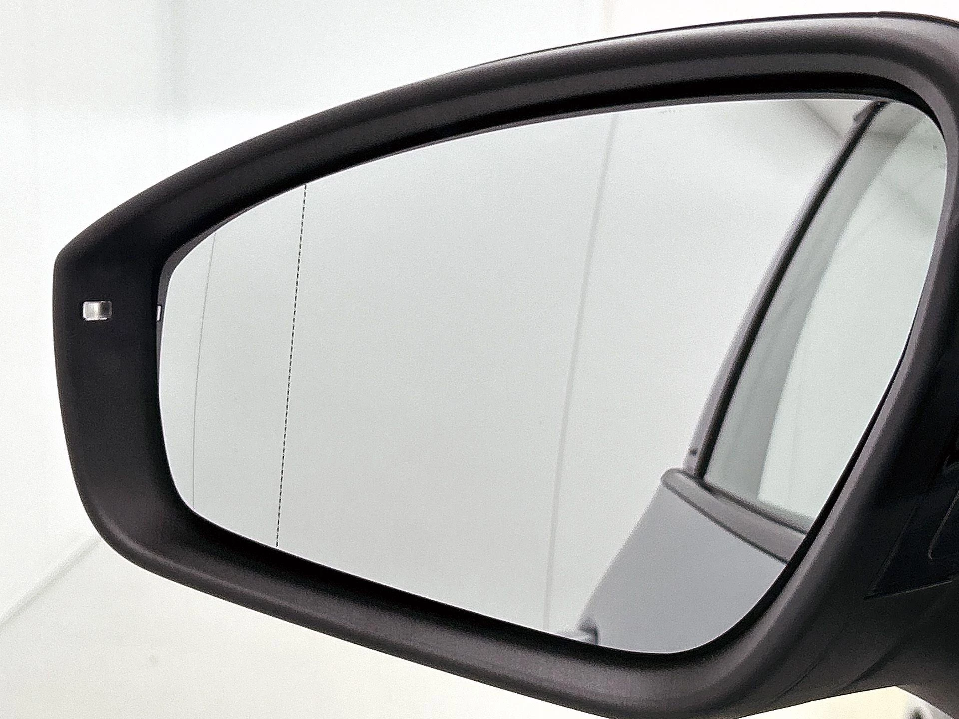 Volkswagen-Tiguan-image-32