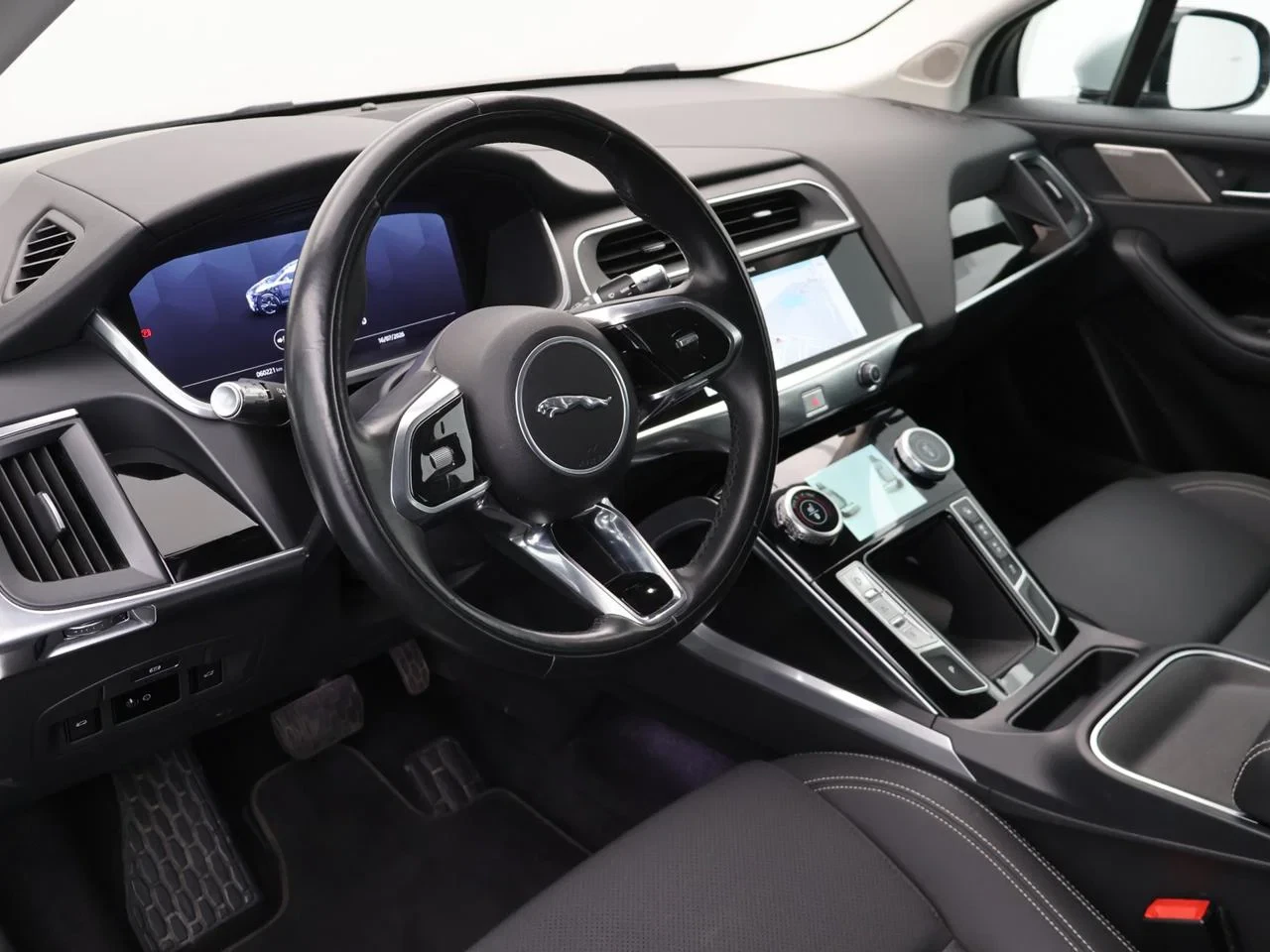 Jaguar-I-PACE-image-6