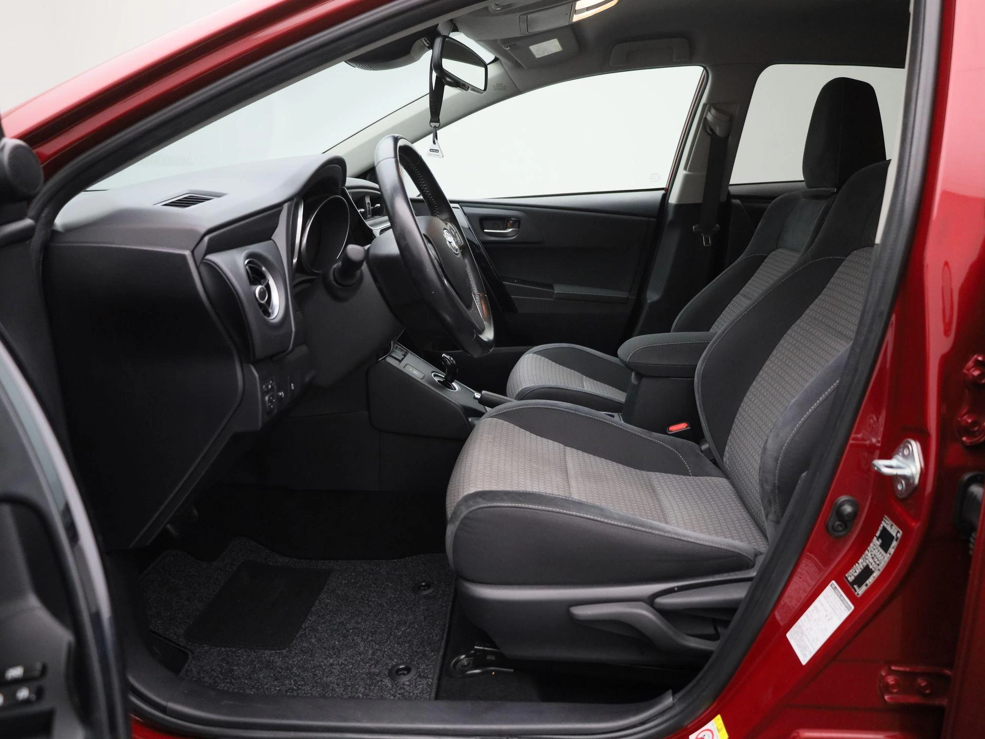 Toyota-Auris-image-10