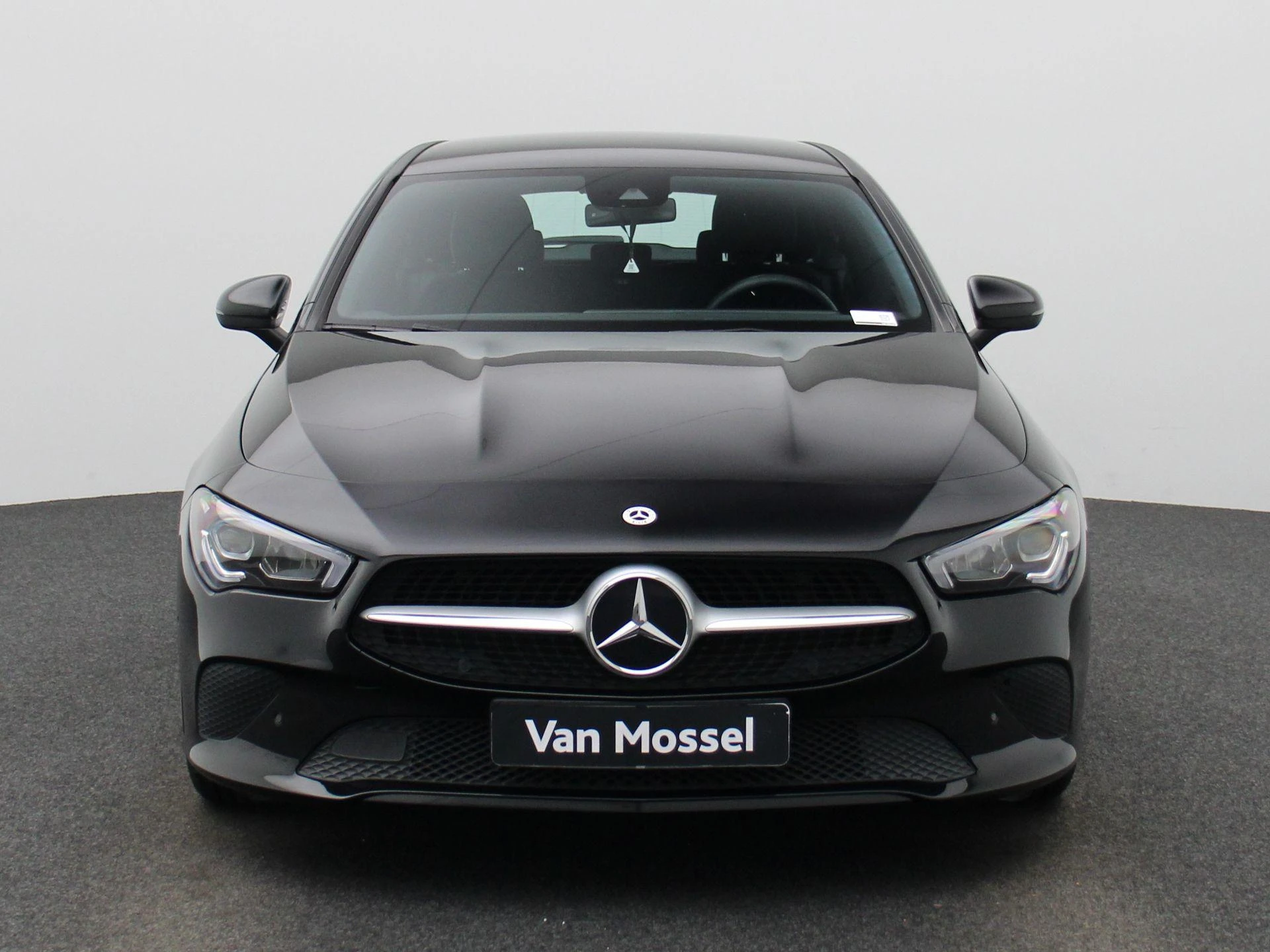 Mercedes-Benz-CLA-image-2